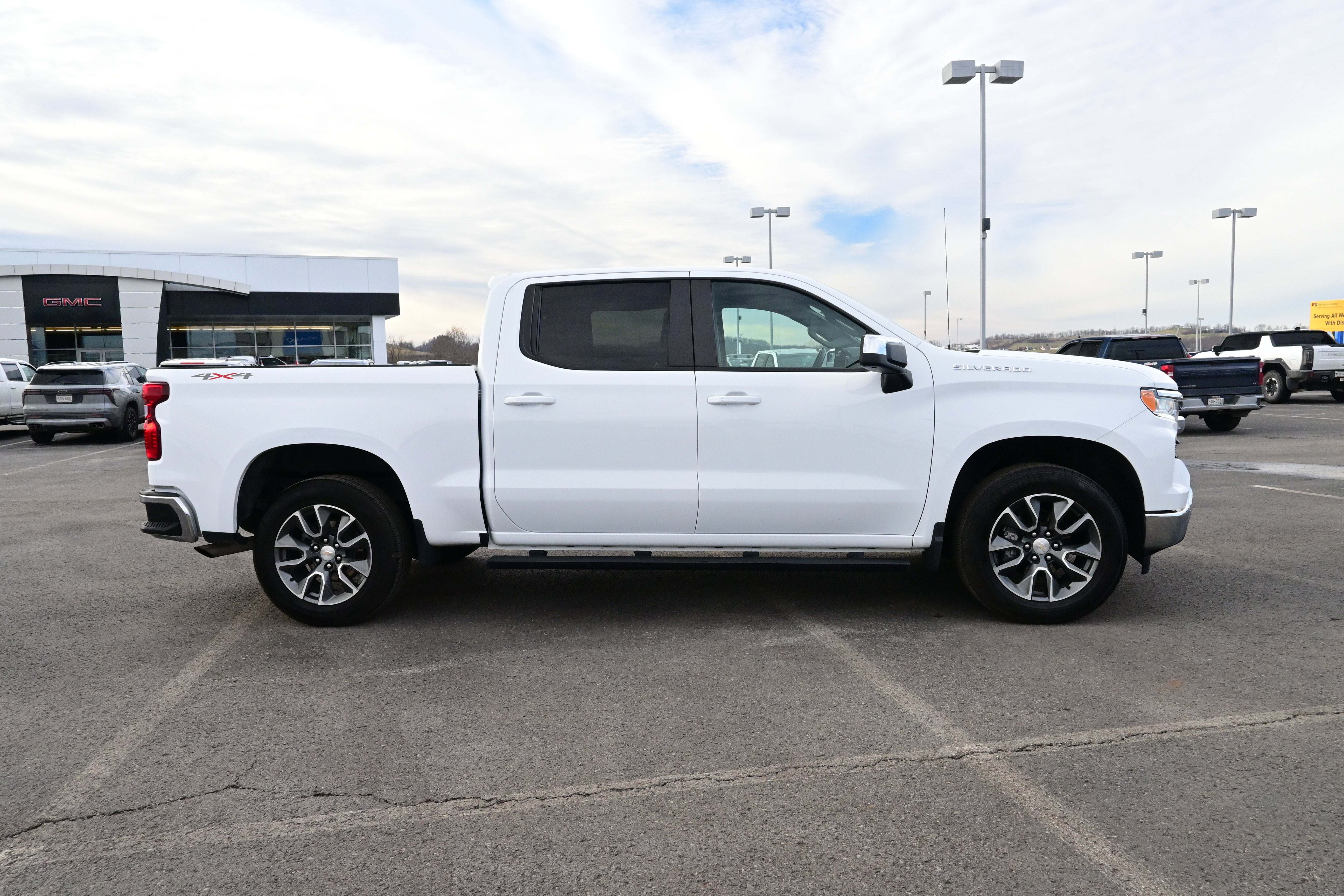 2023 Chevrolet Silverado 1500 LT (2FL)