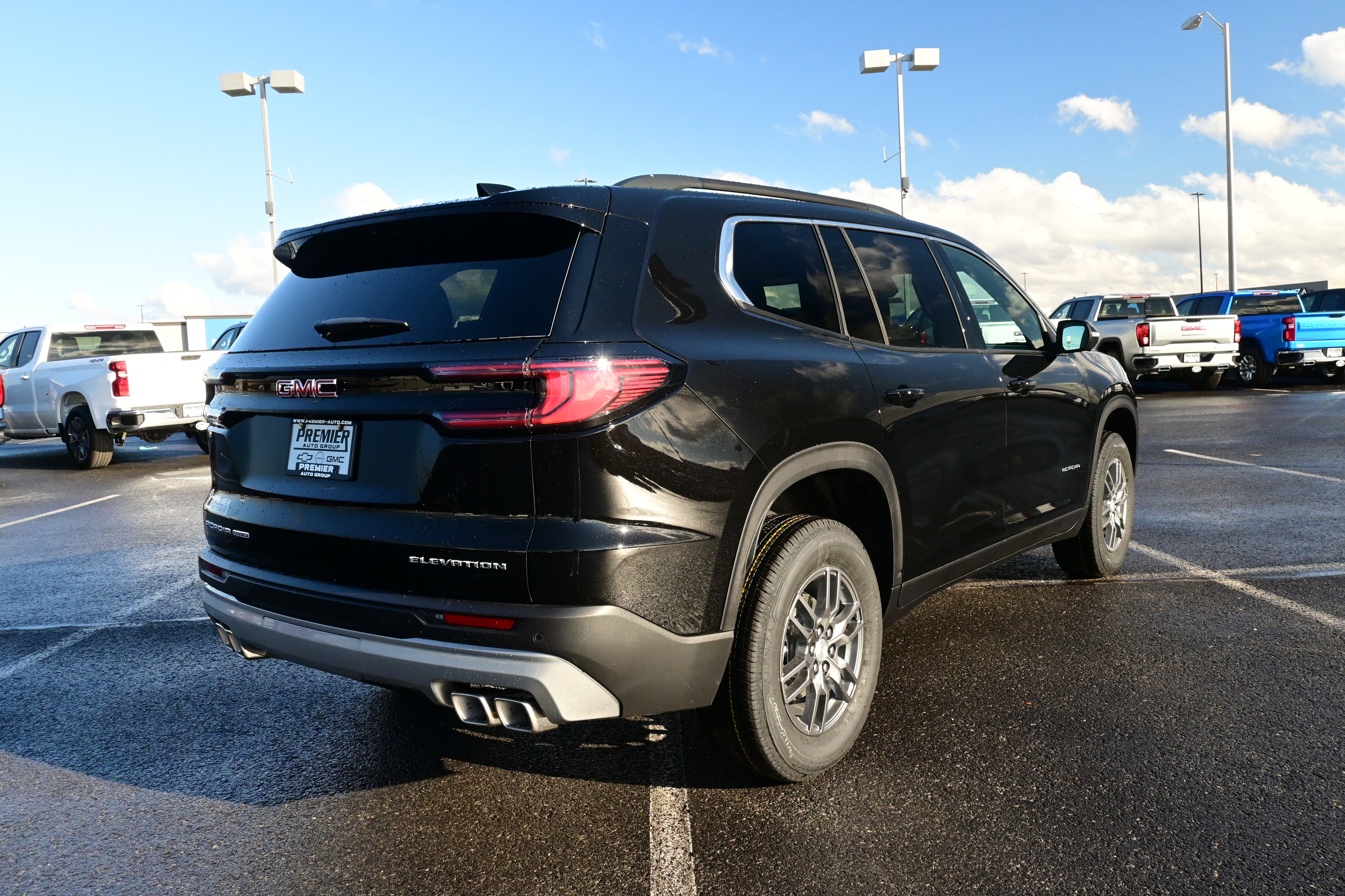 2026 GMC Acadia Elevation