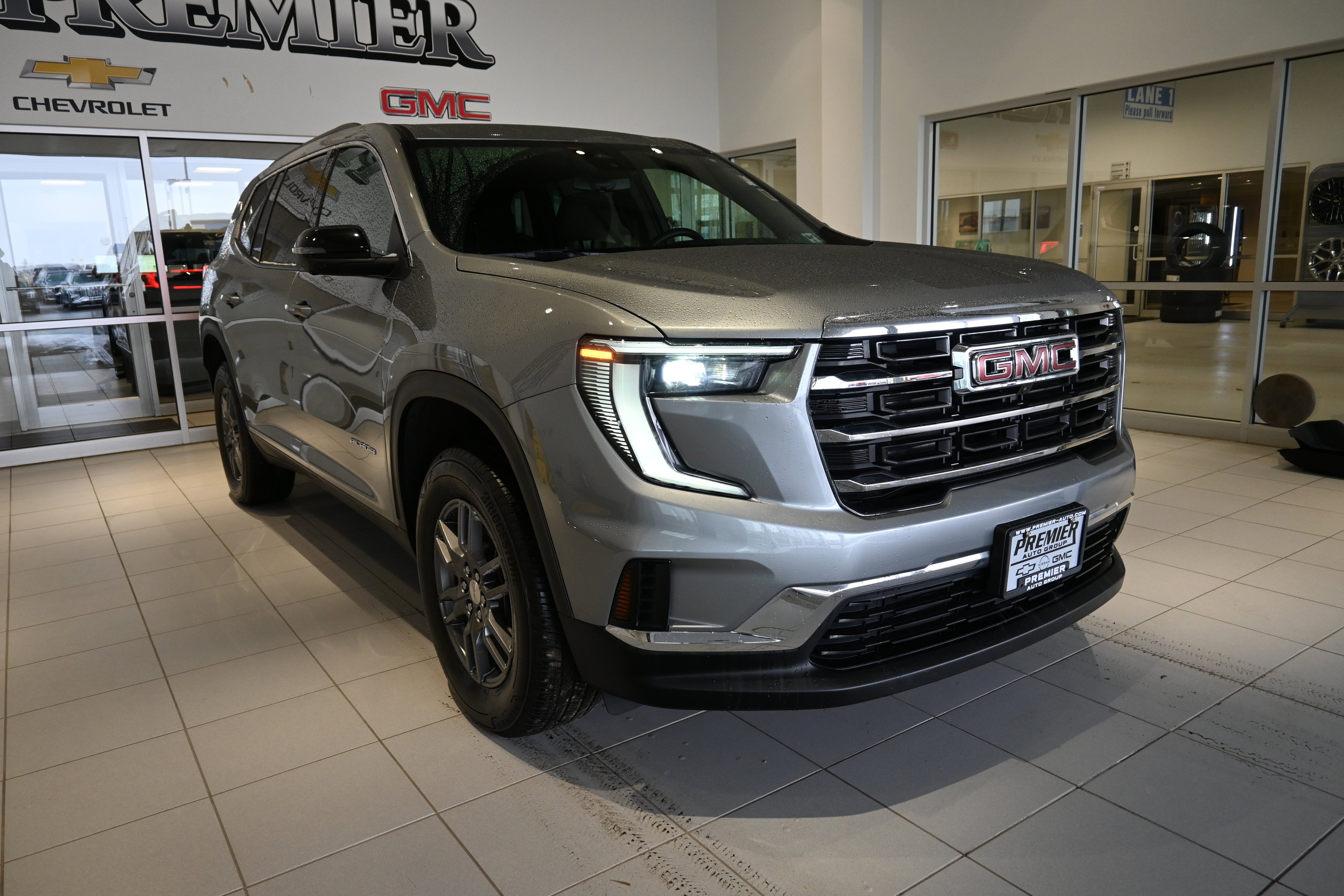 2025 GMC Acadia Elevation