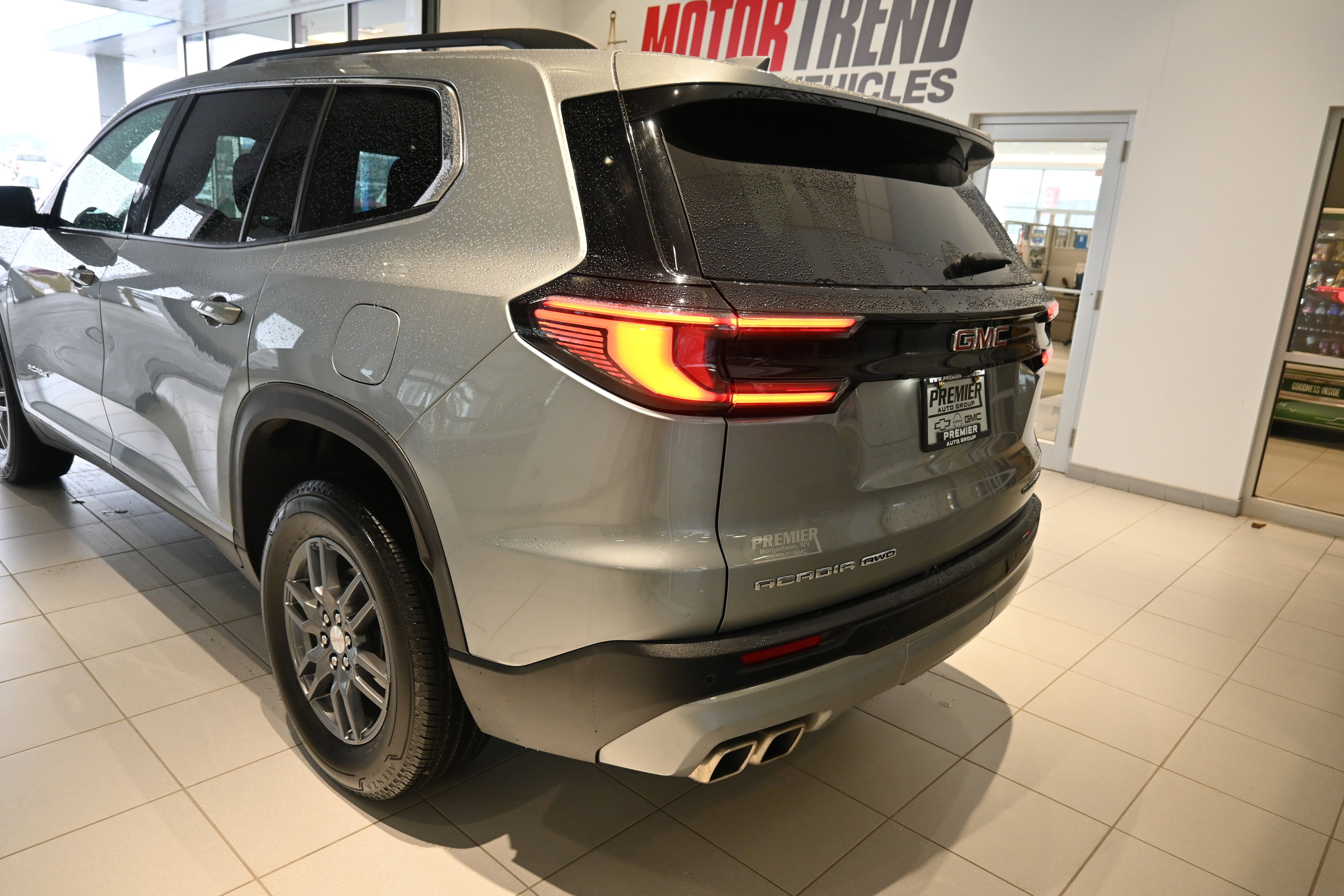 2025 GMC Acadia Elevation