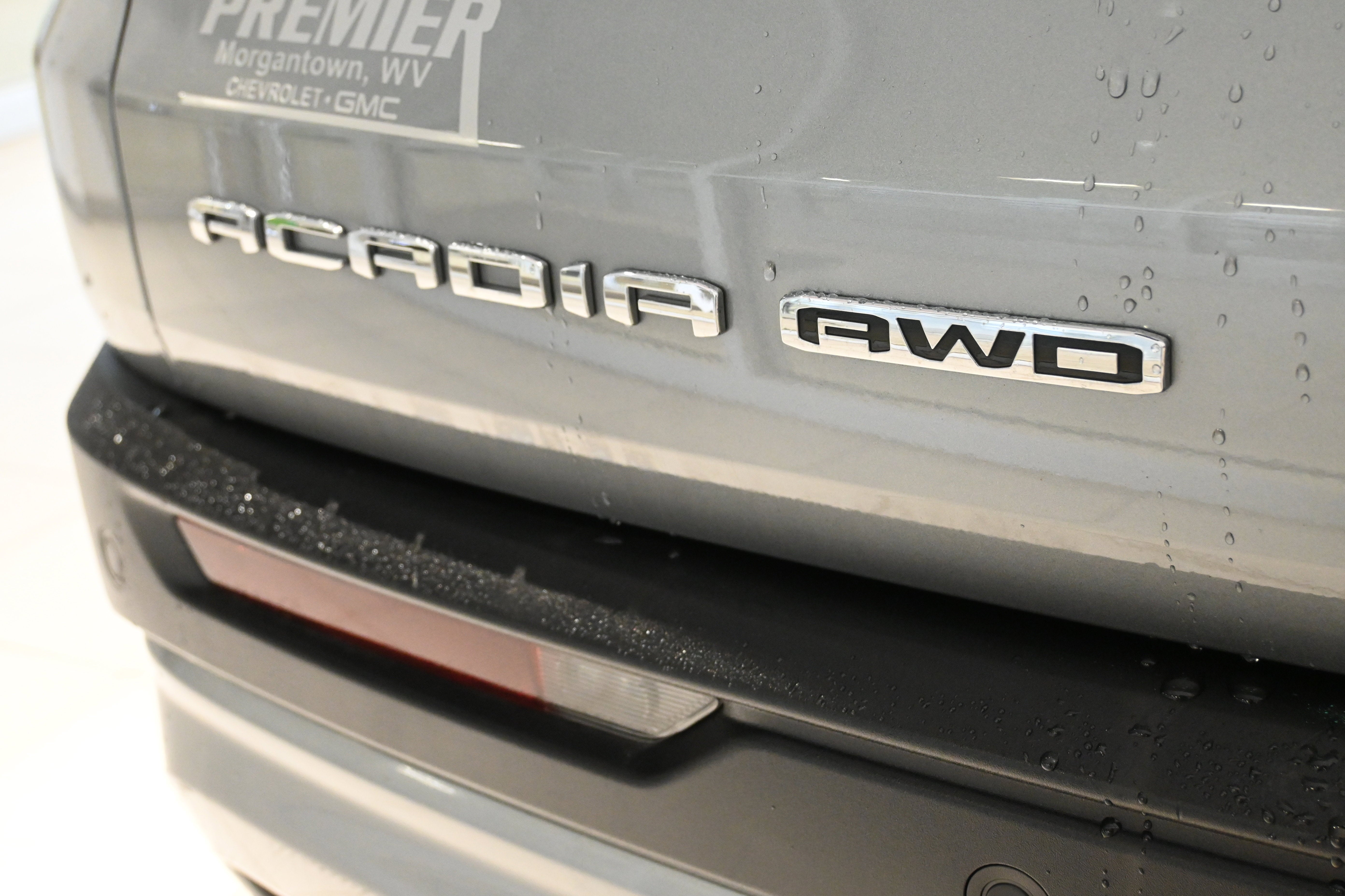 2025 GMC Acadia Elevation