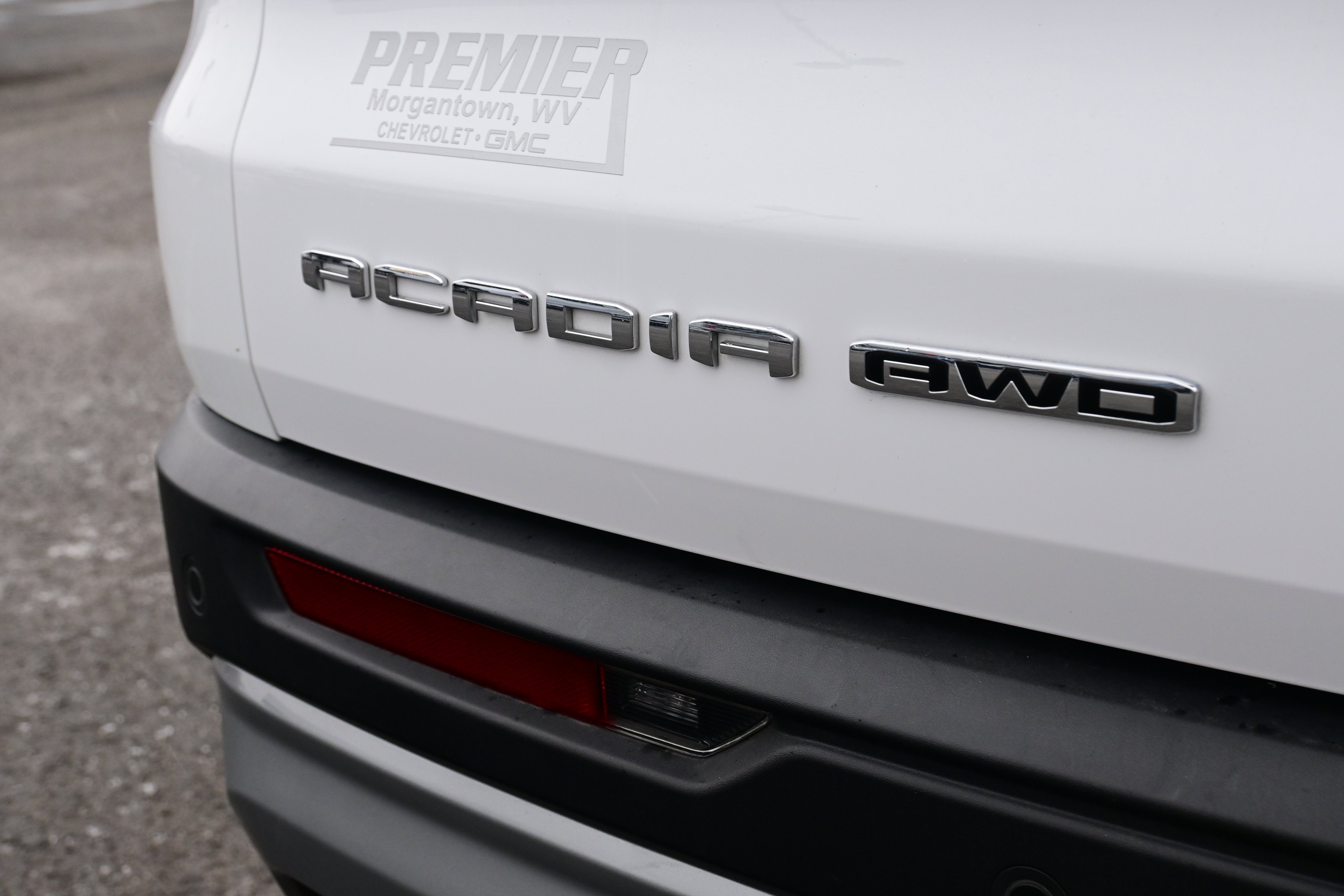 2025 GMC Acadia Elevation