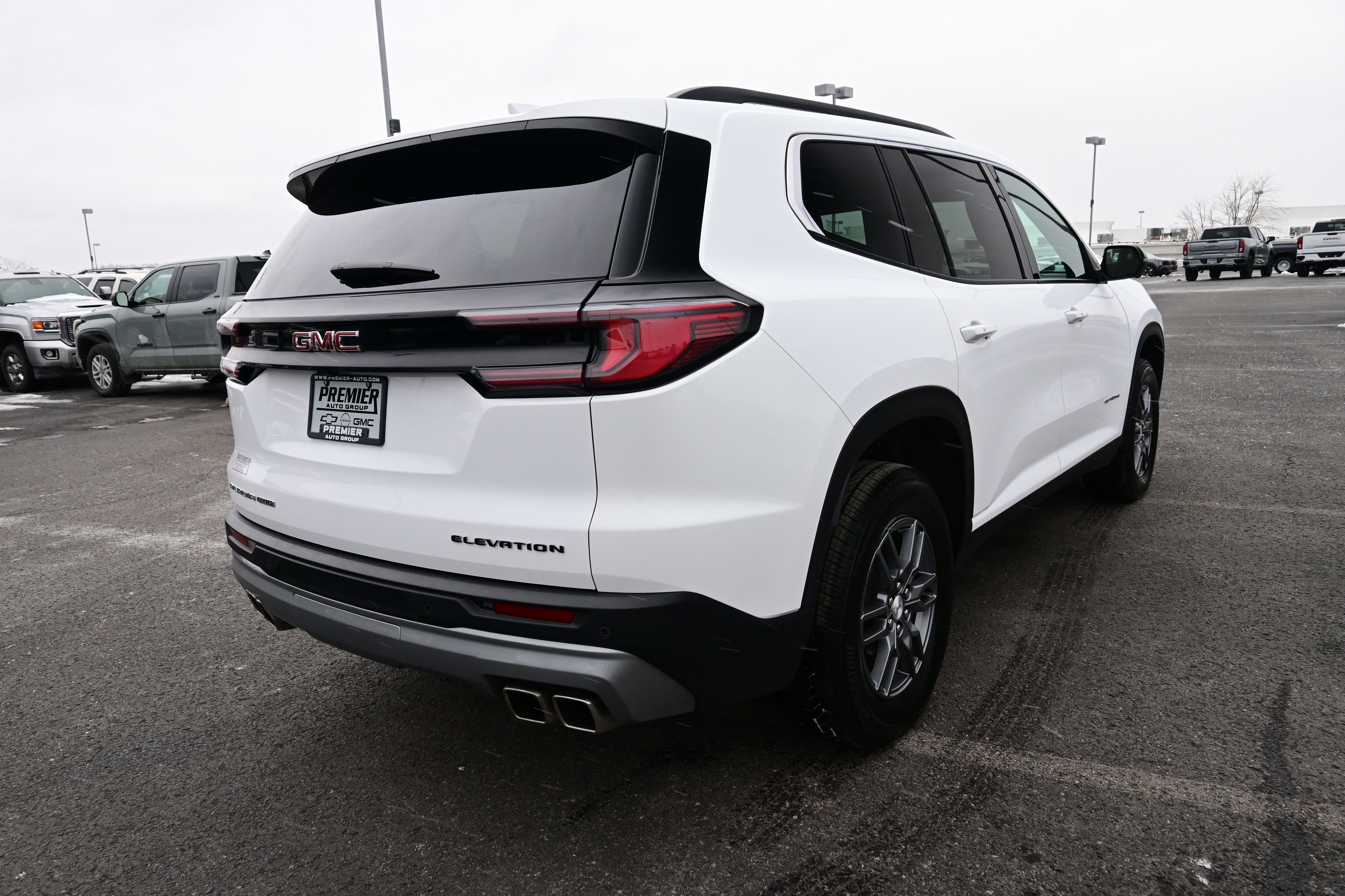 2025 GMC Acadia Elevation