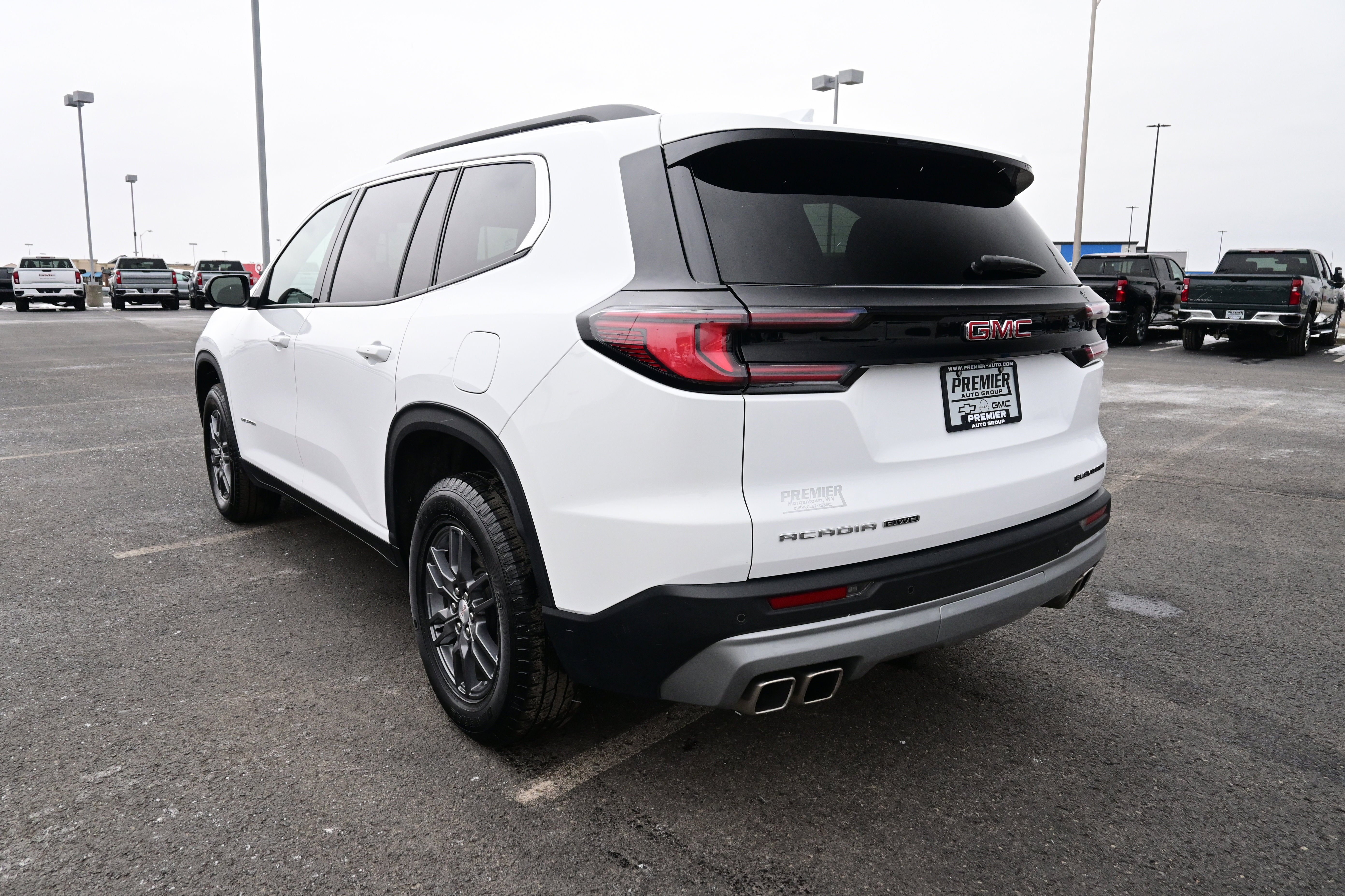 2025 GMC Acadia Elevation