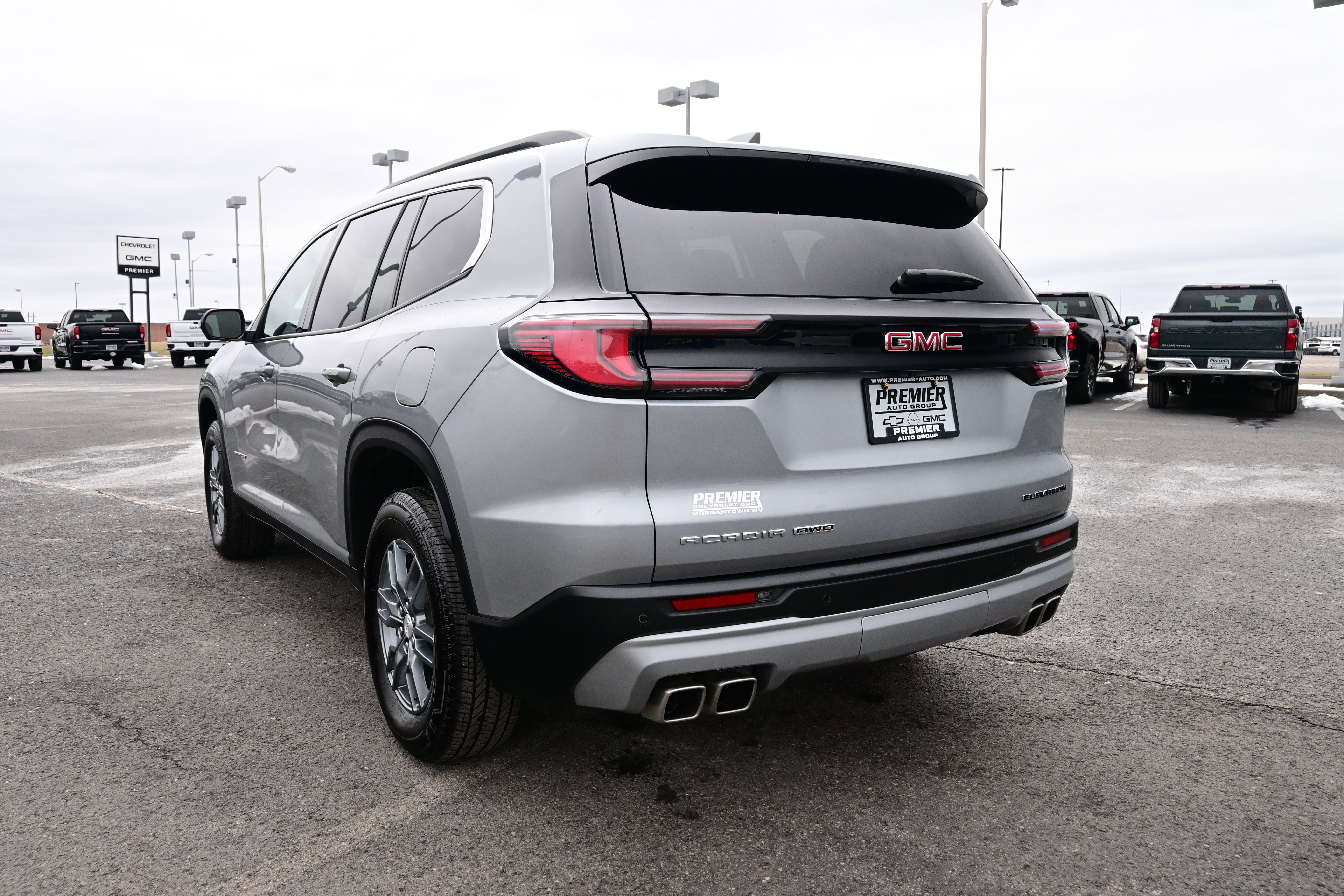 2025 GMC Acadia Elevation