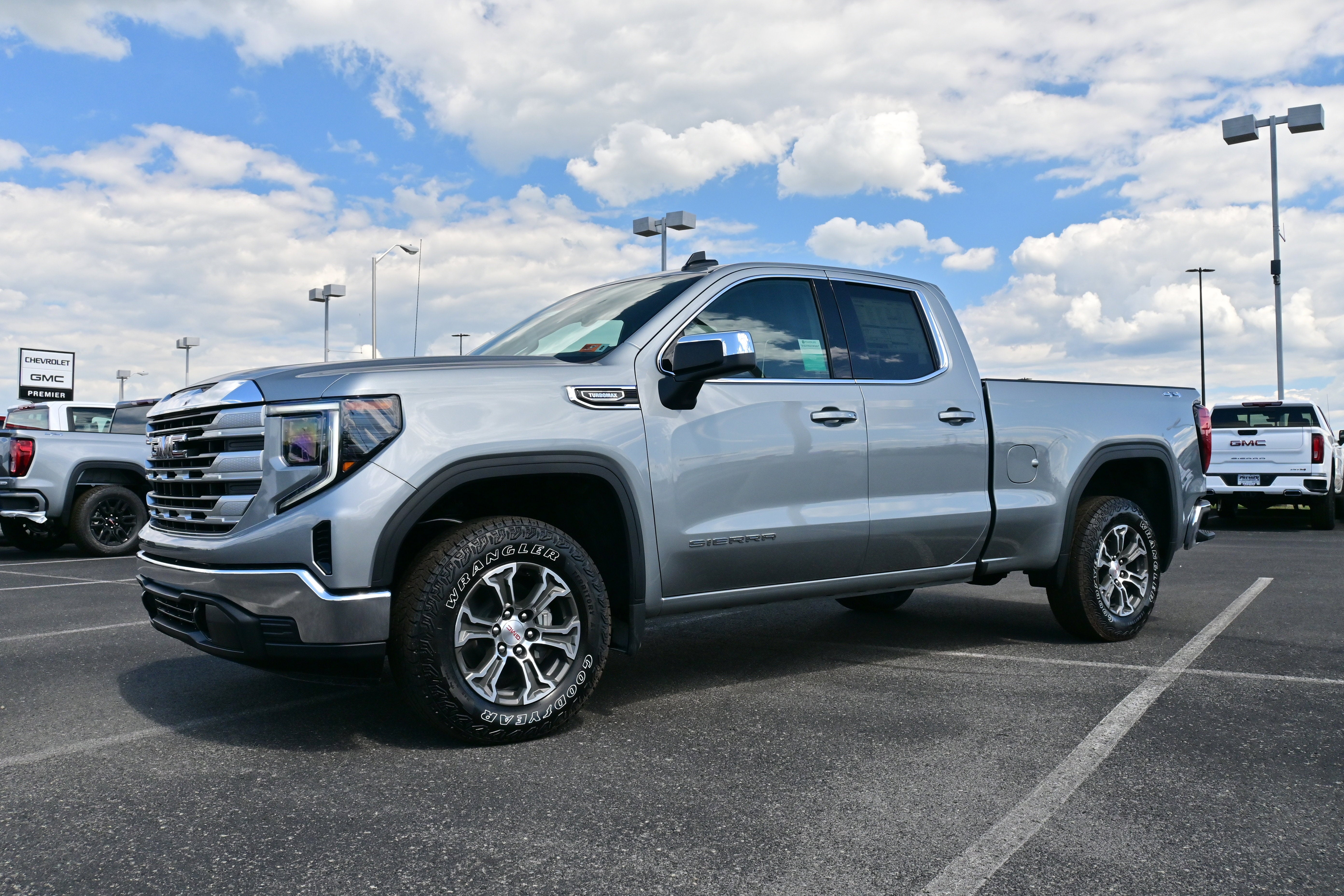 2026 GMC Sierra 1500 SLE