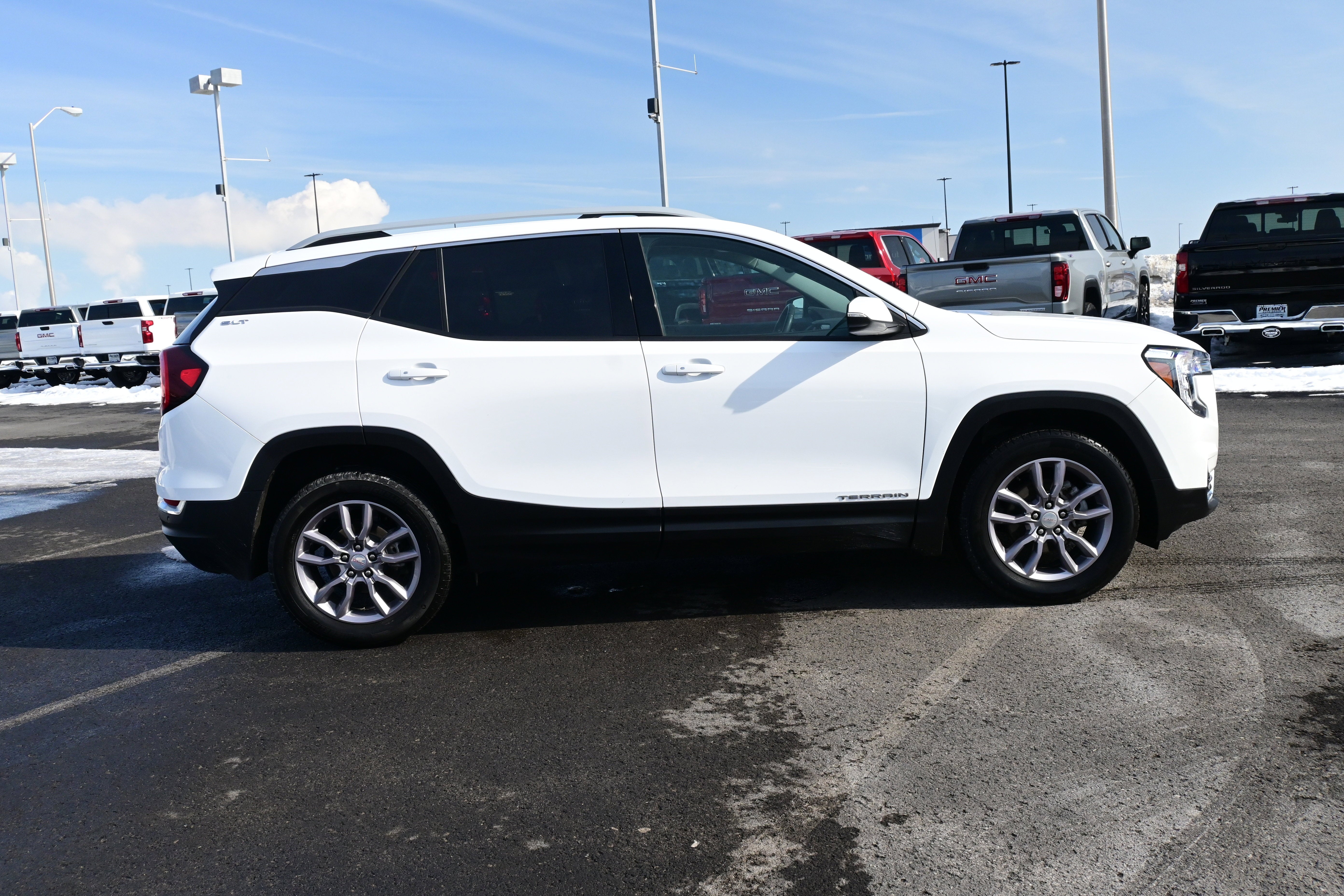 2024 GMC Terrain SLT