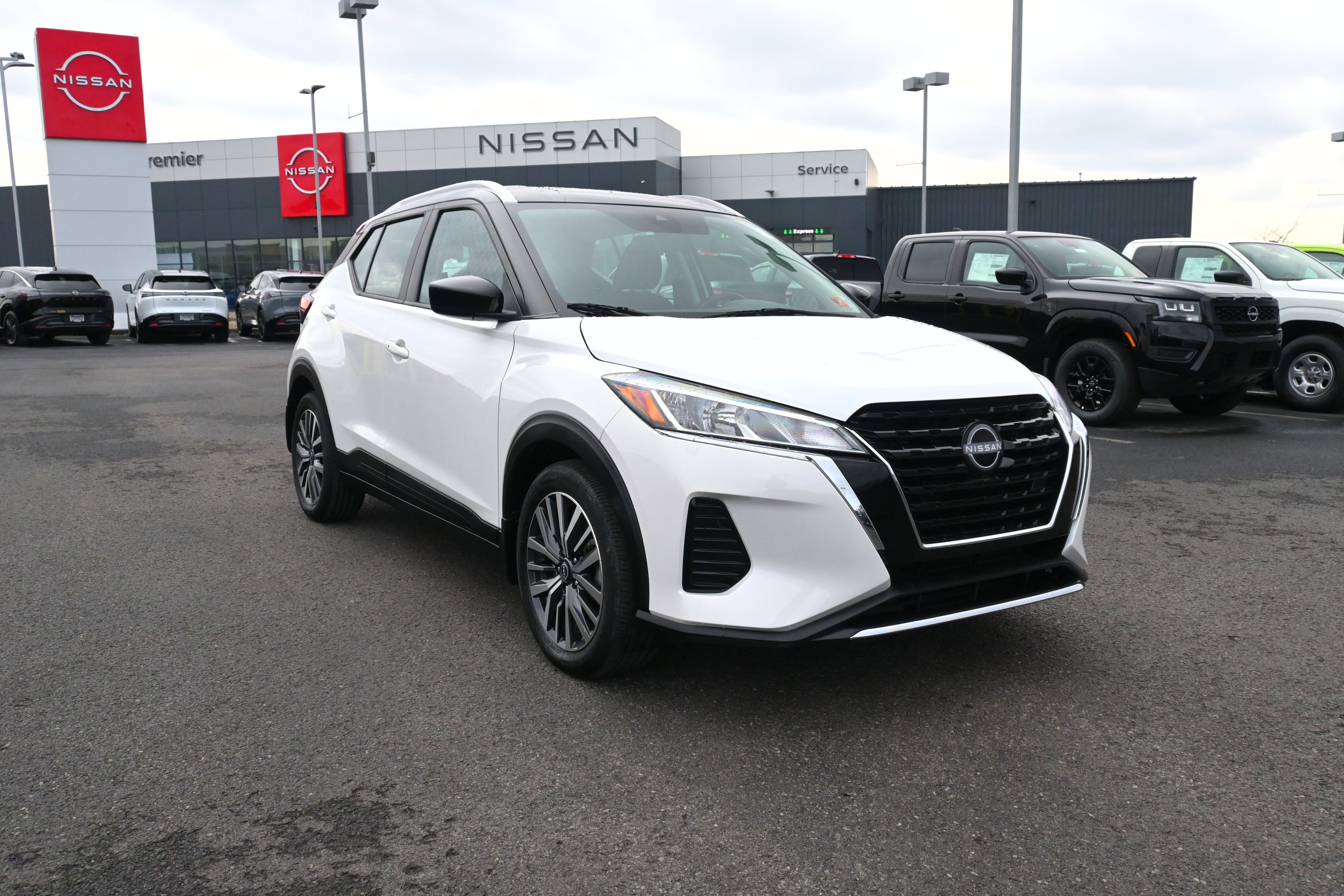 2023 Nissan Kicks SV