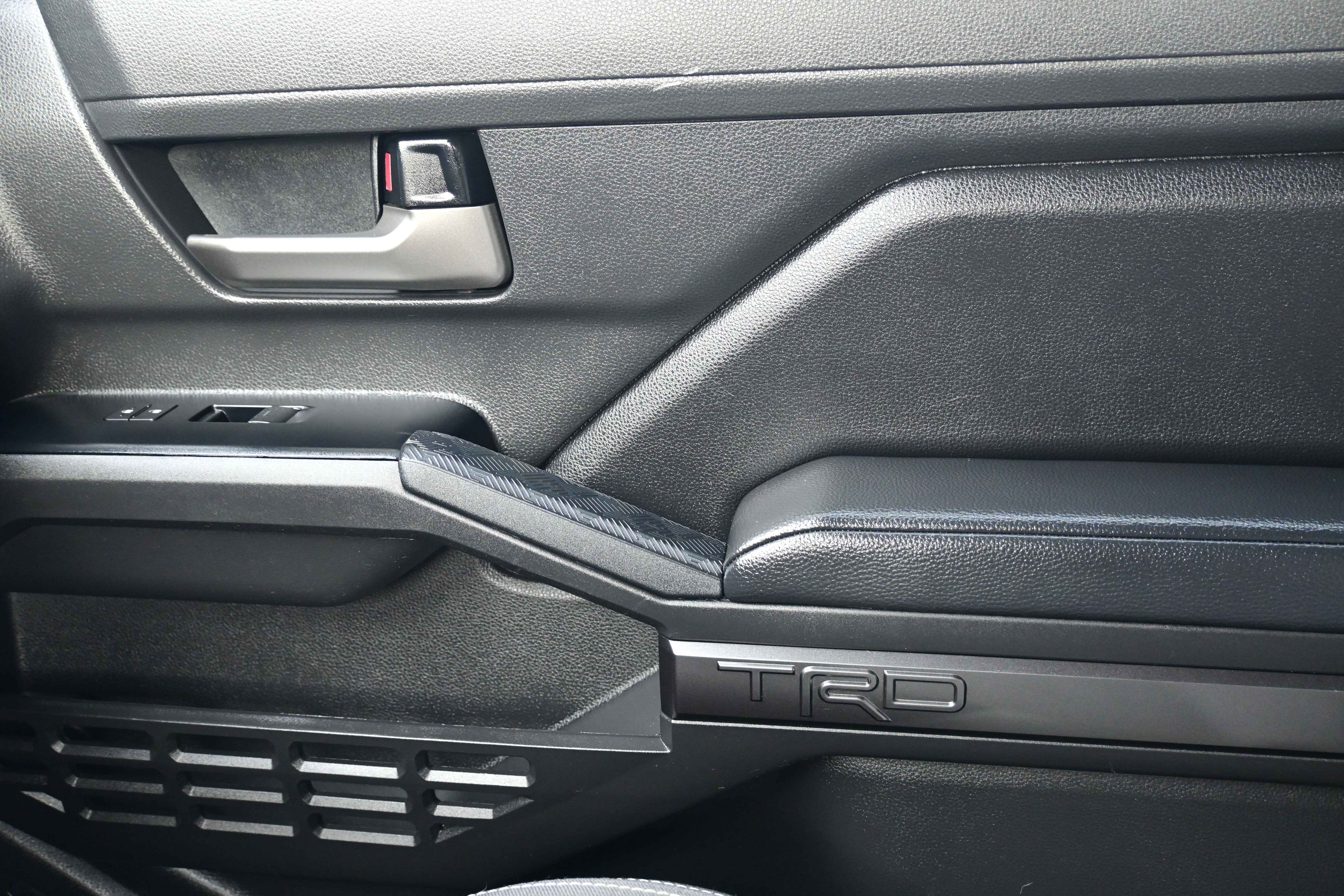 2025 Toyota Tacoma 4WD SR