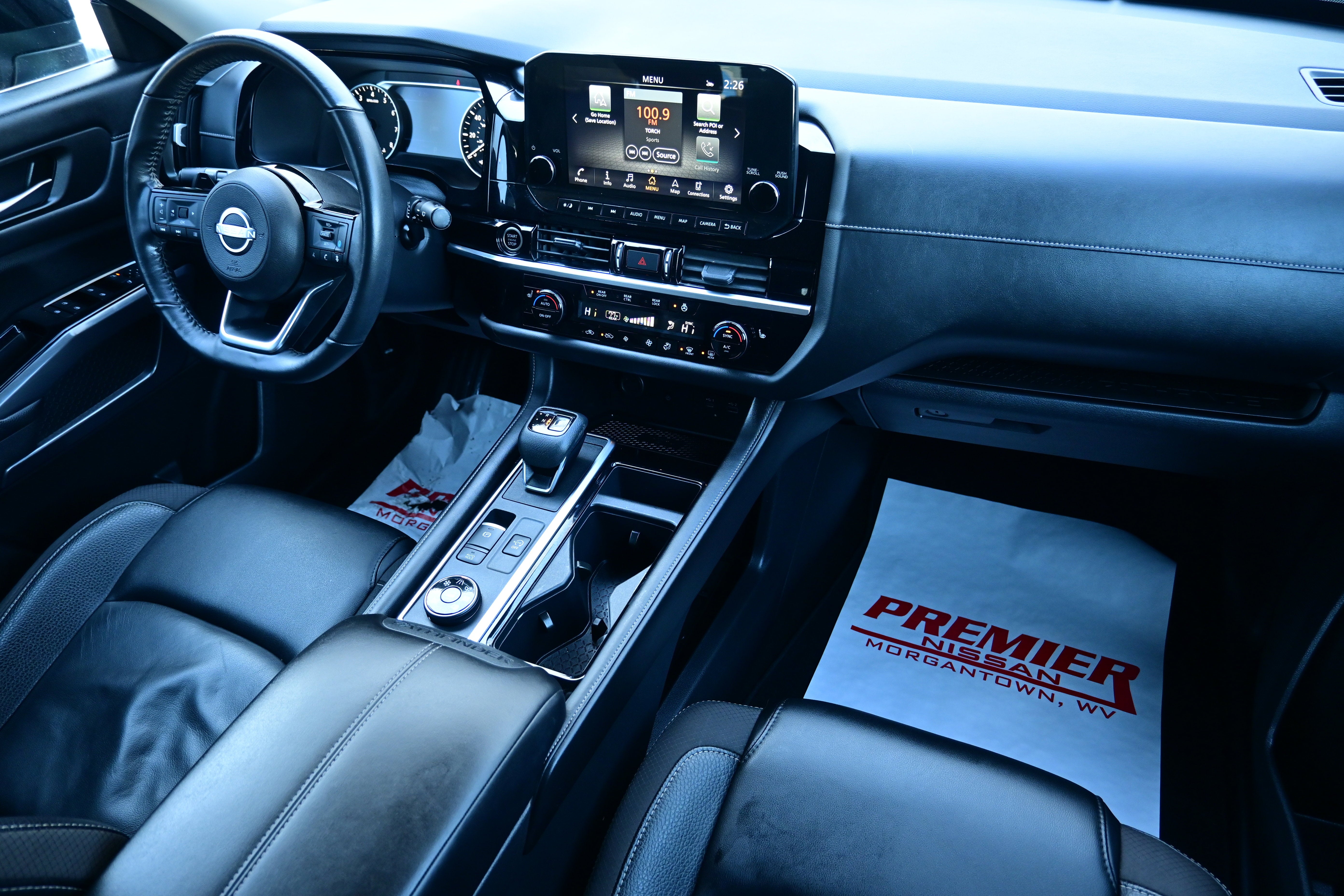 2023 Nissan Pathfinder SL