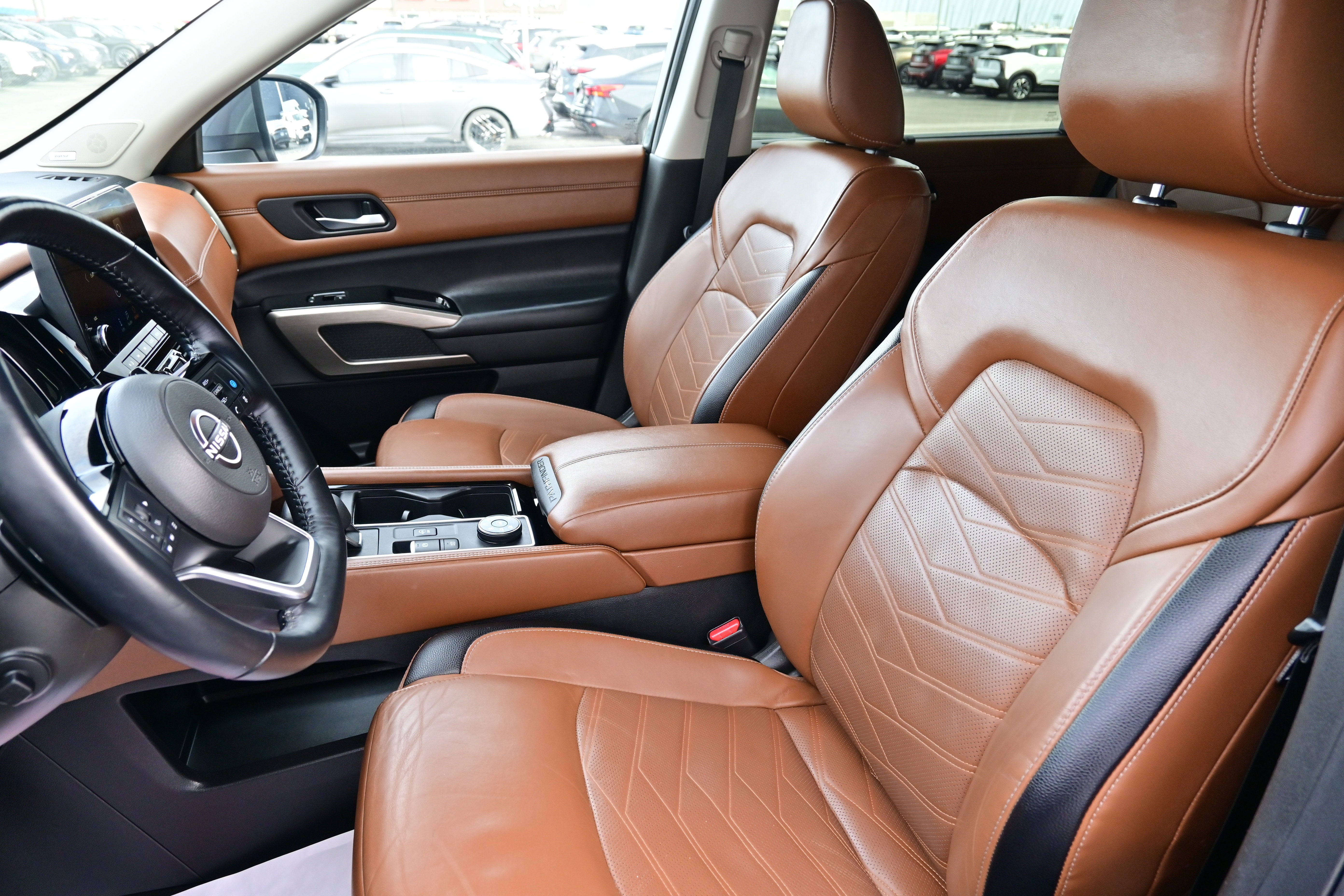 2023 Nissan Pathfinder Platinum