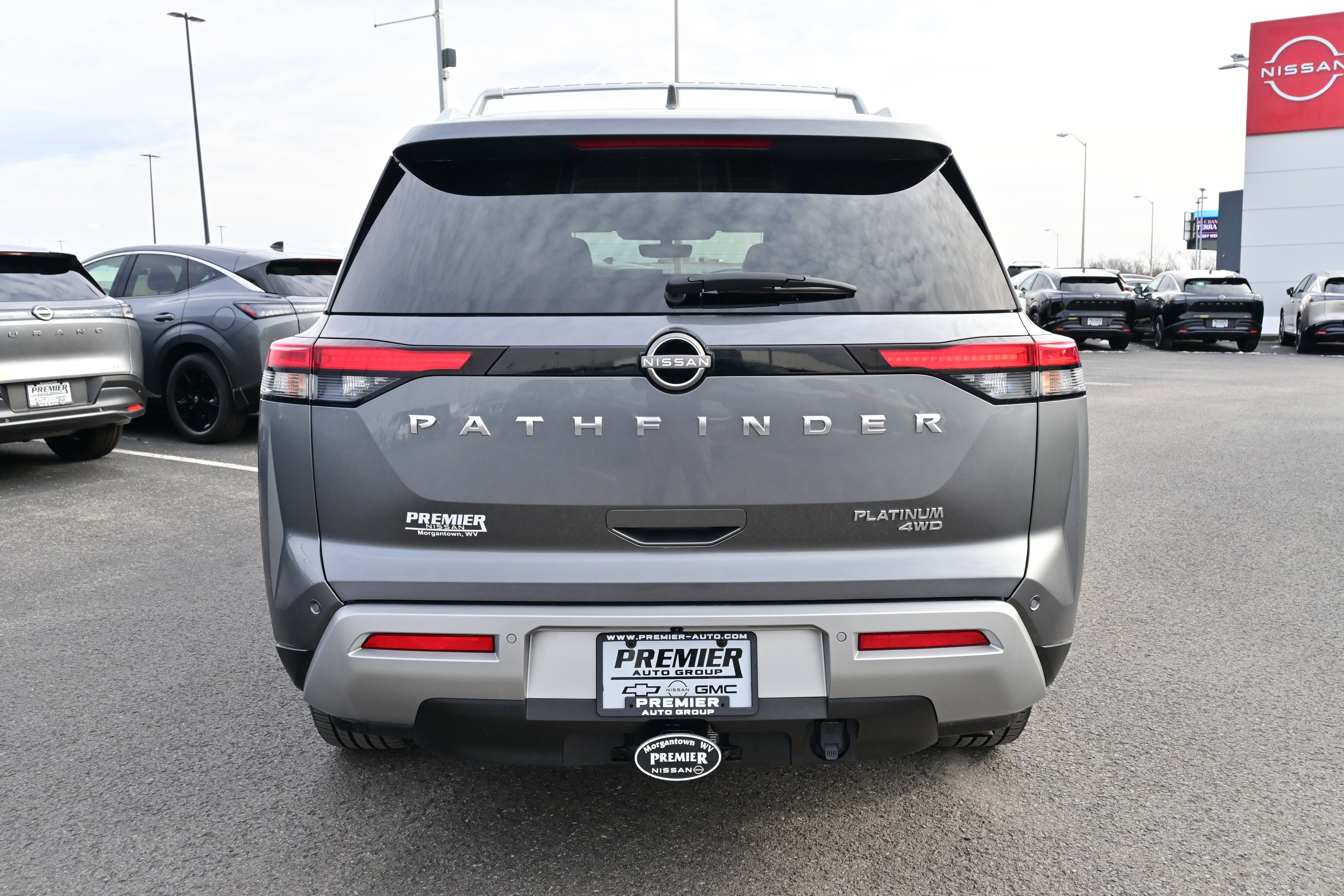2023 Nissan Pathfinder Platinum