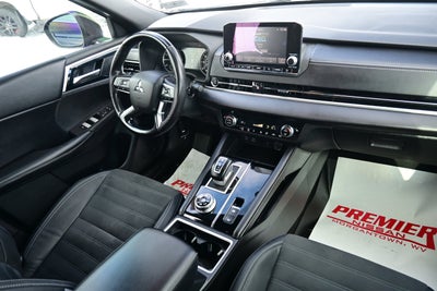 2022 Mitsubishi Outlander SE