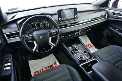 2022 Mitsubishi Outlander SE