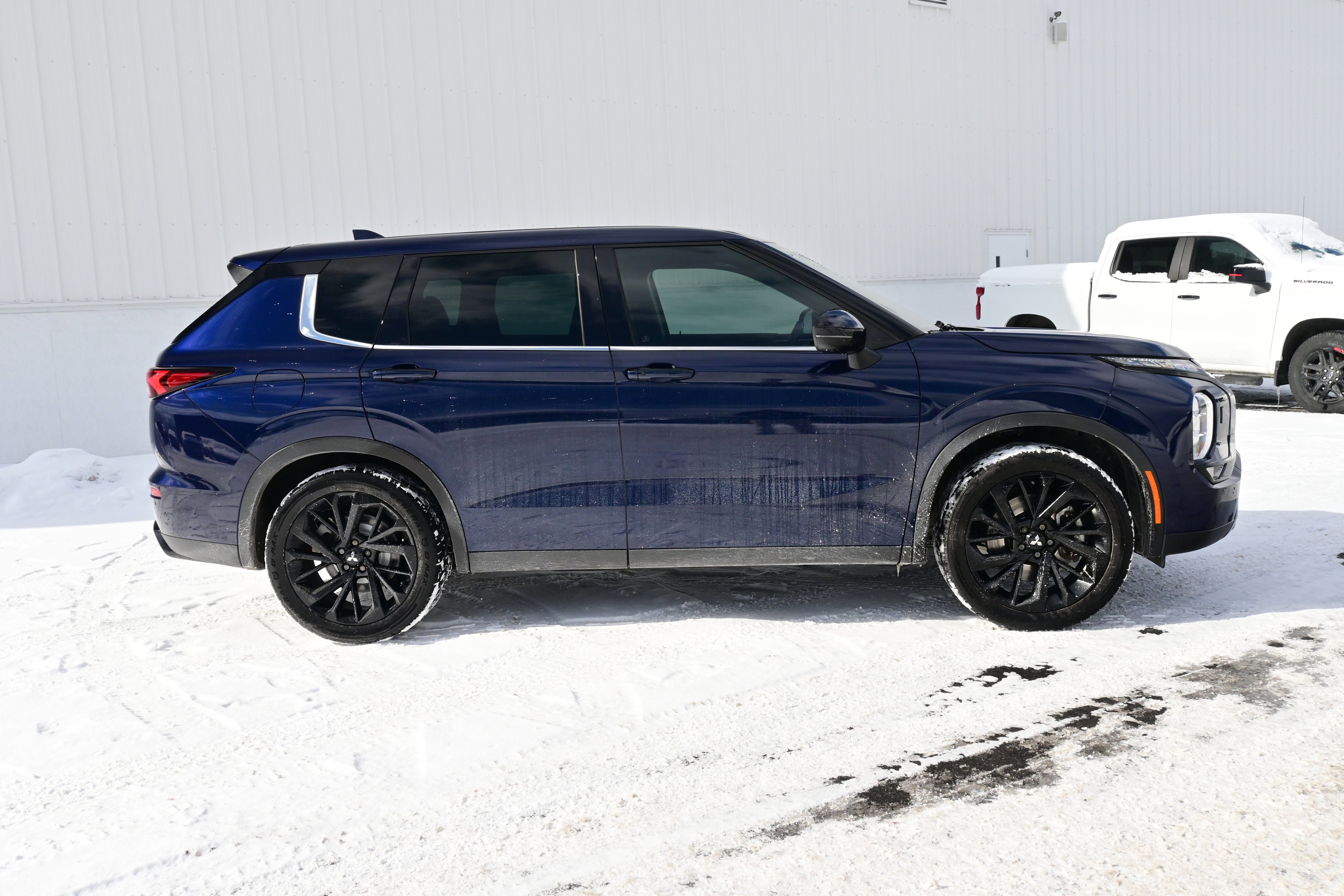 2022 Mitsubishi Outlander SE