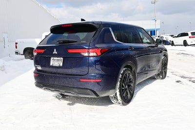 2022 Mitsubishi Outlander SE