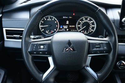 2022 Mitsubishi Outlander SE