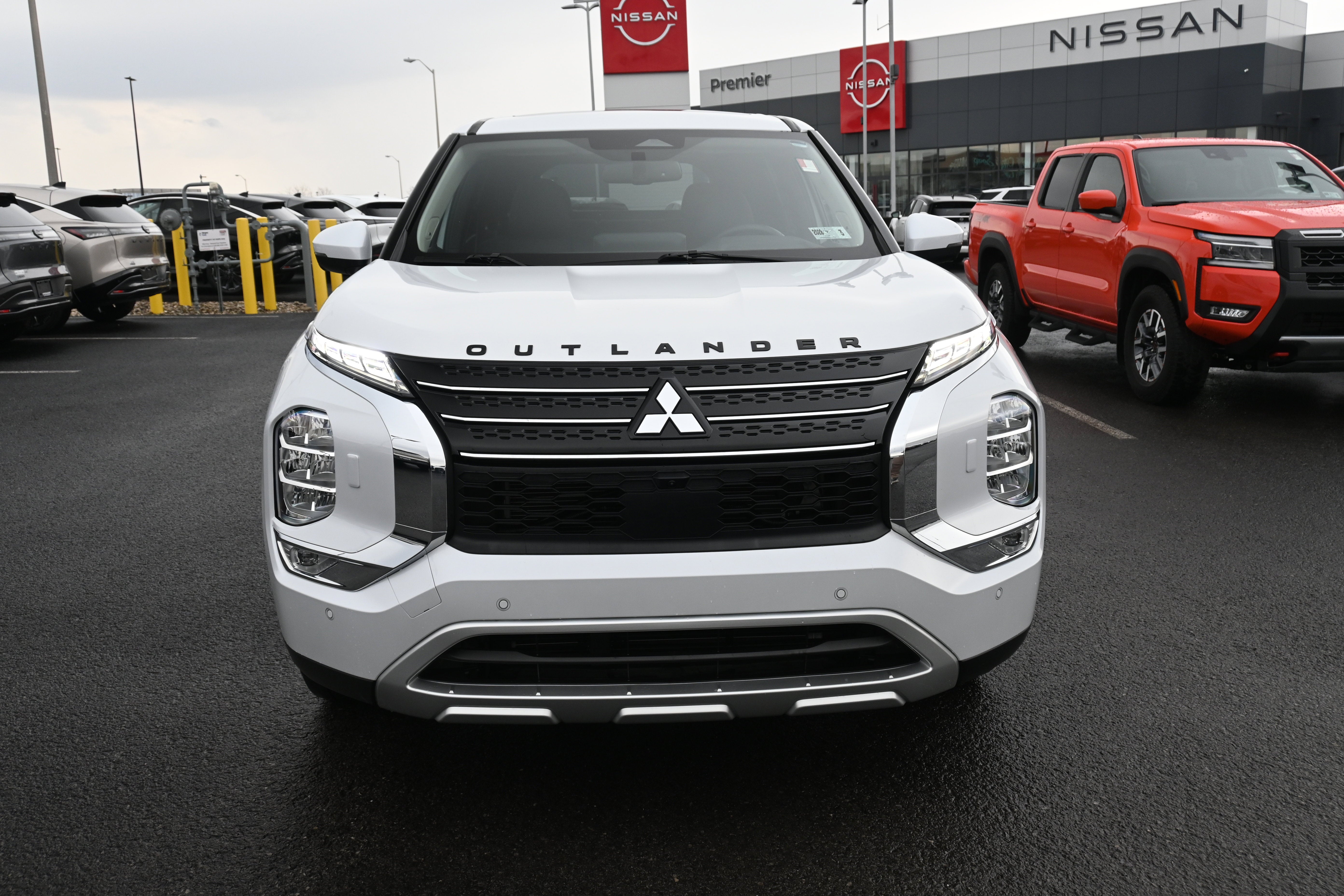 2024 Mitsubishi Outlander SE