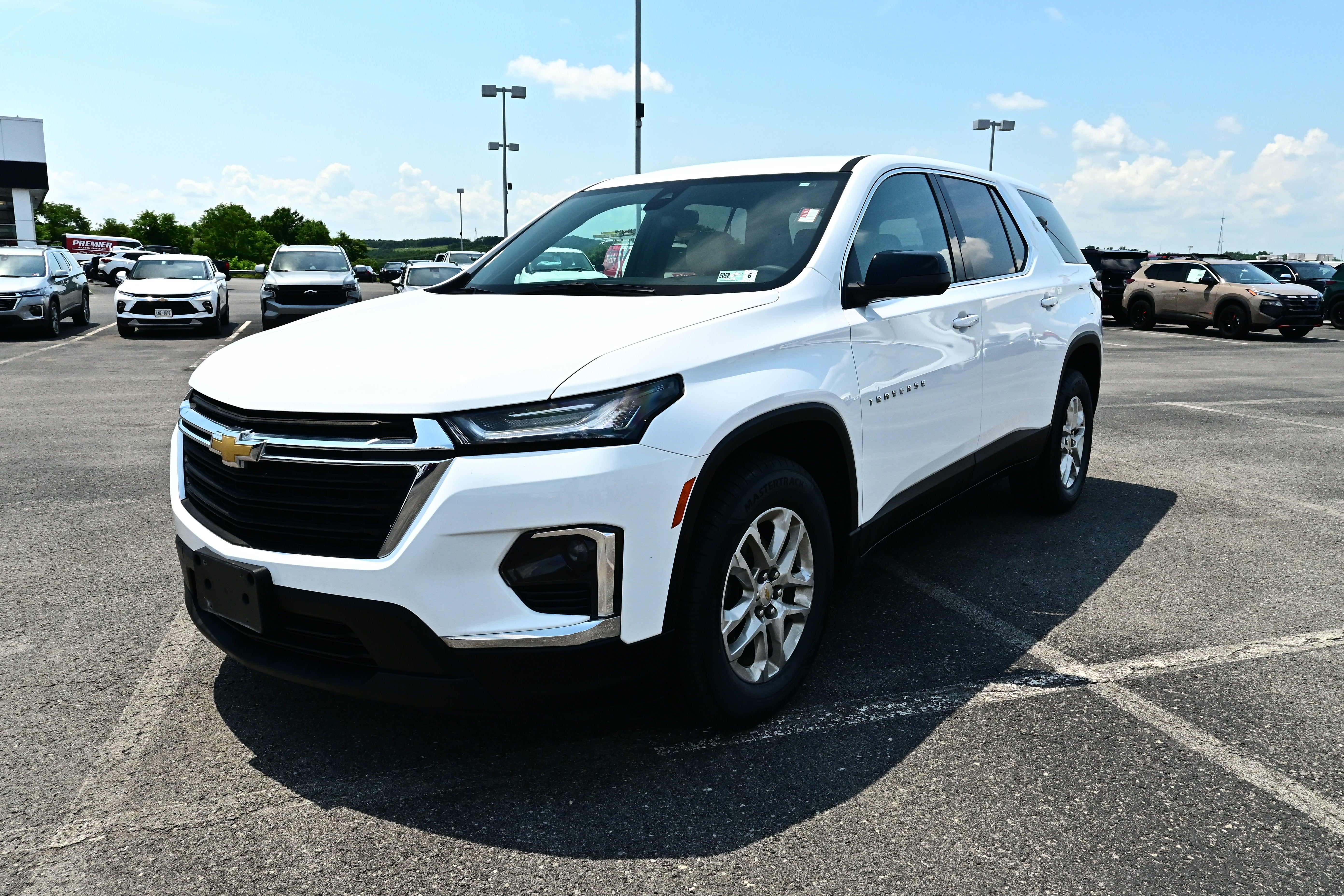 2023 Chevrolet Traverse LS