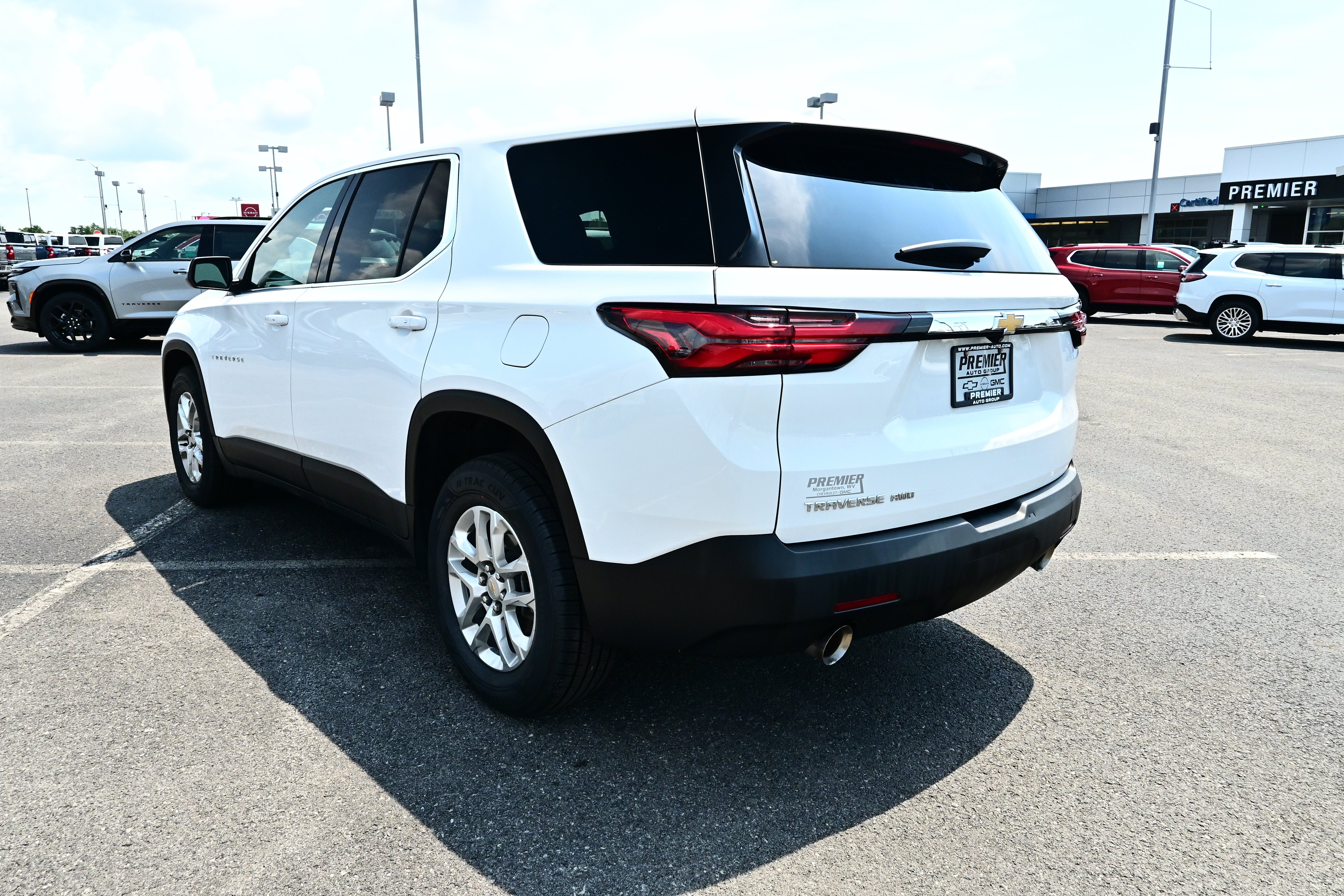 2023 Chevrolet Traverse LS