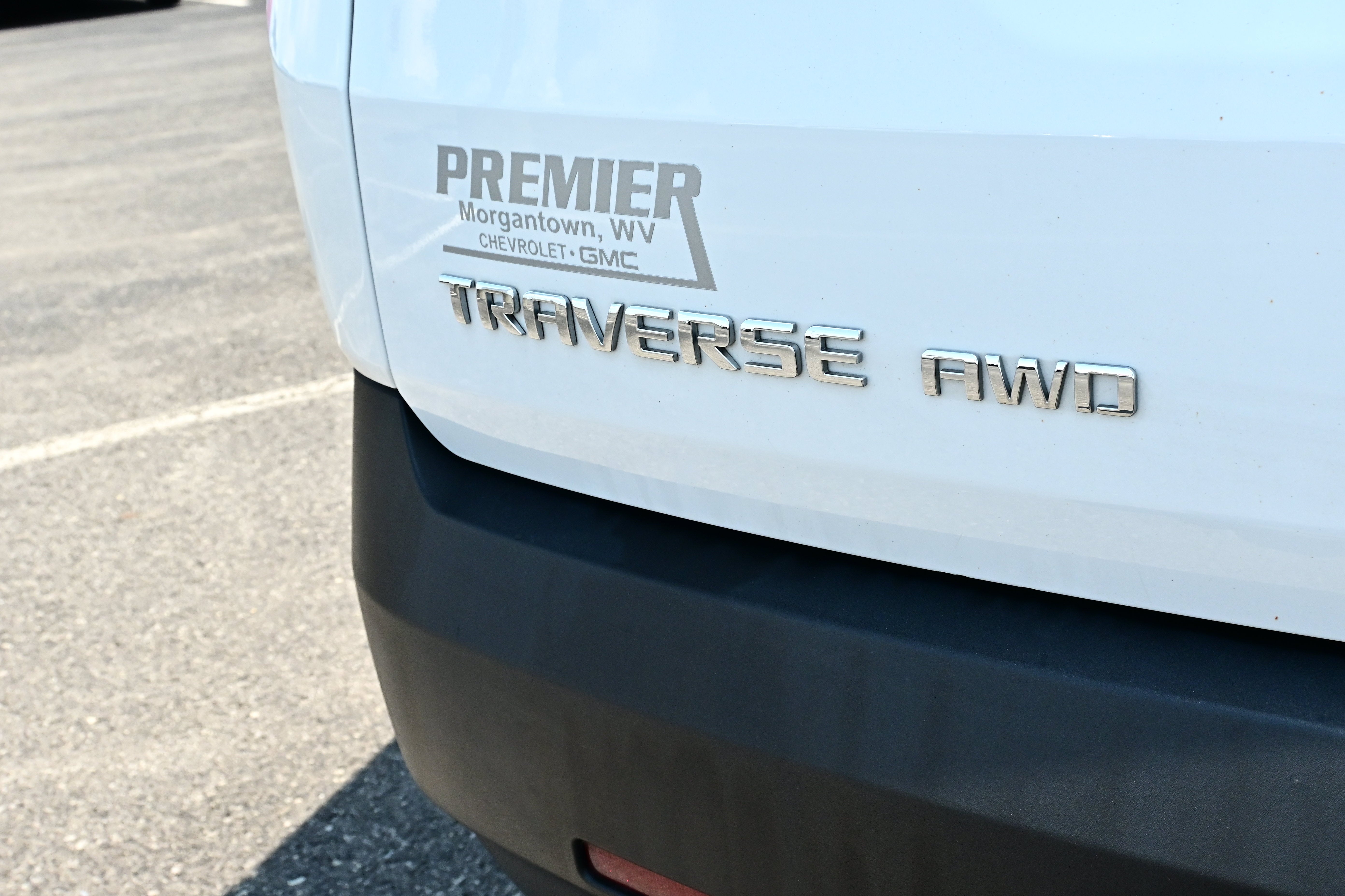 2023 Chevrolet Traverse LS