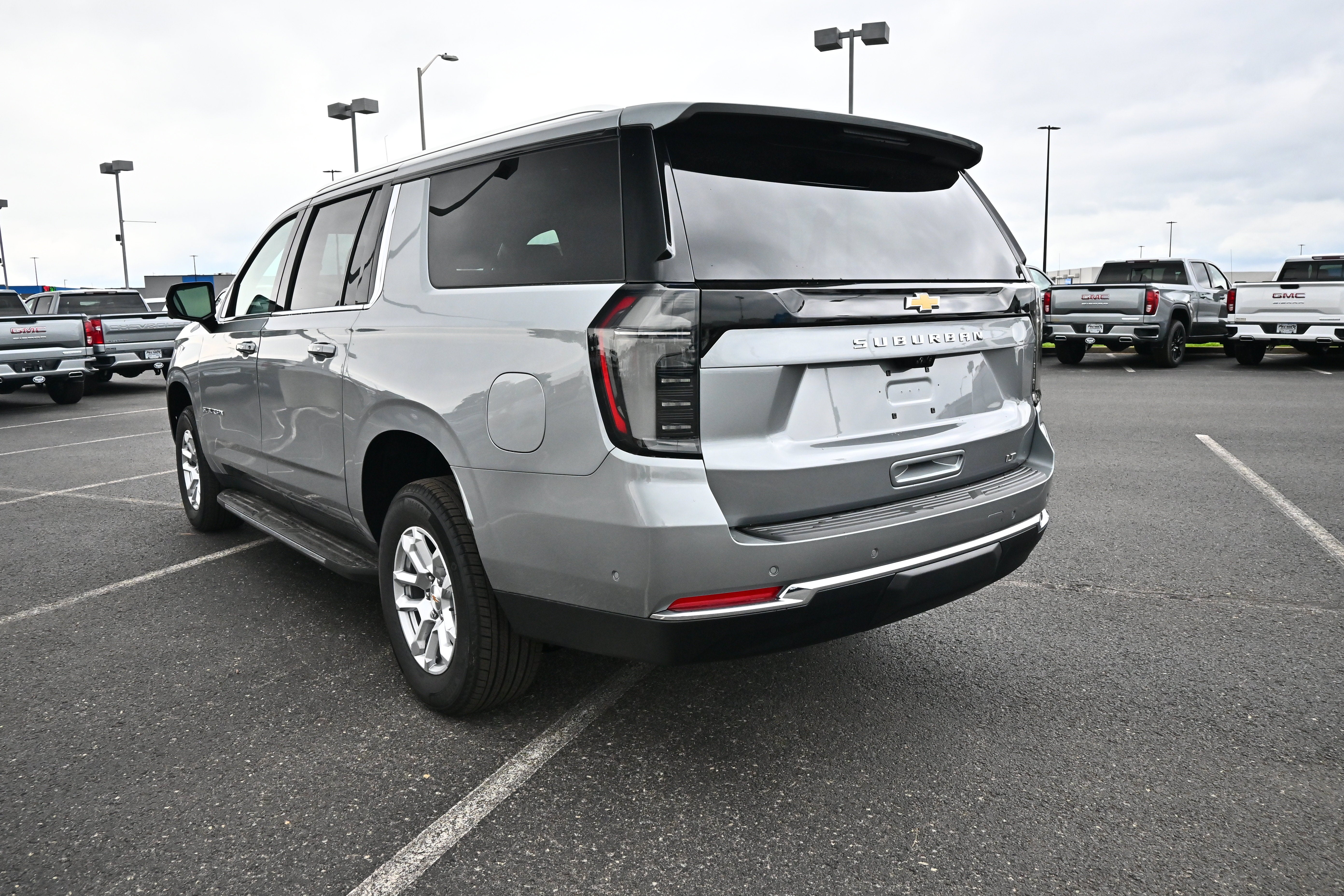 2026 Chevrolet Suburban LT