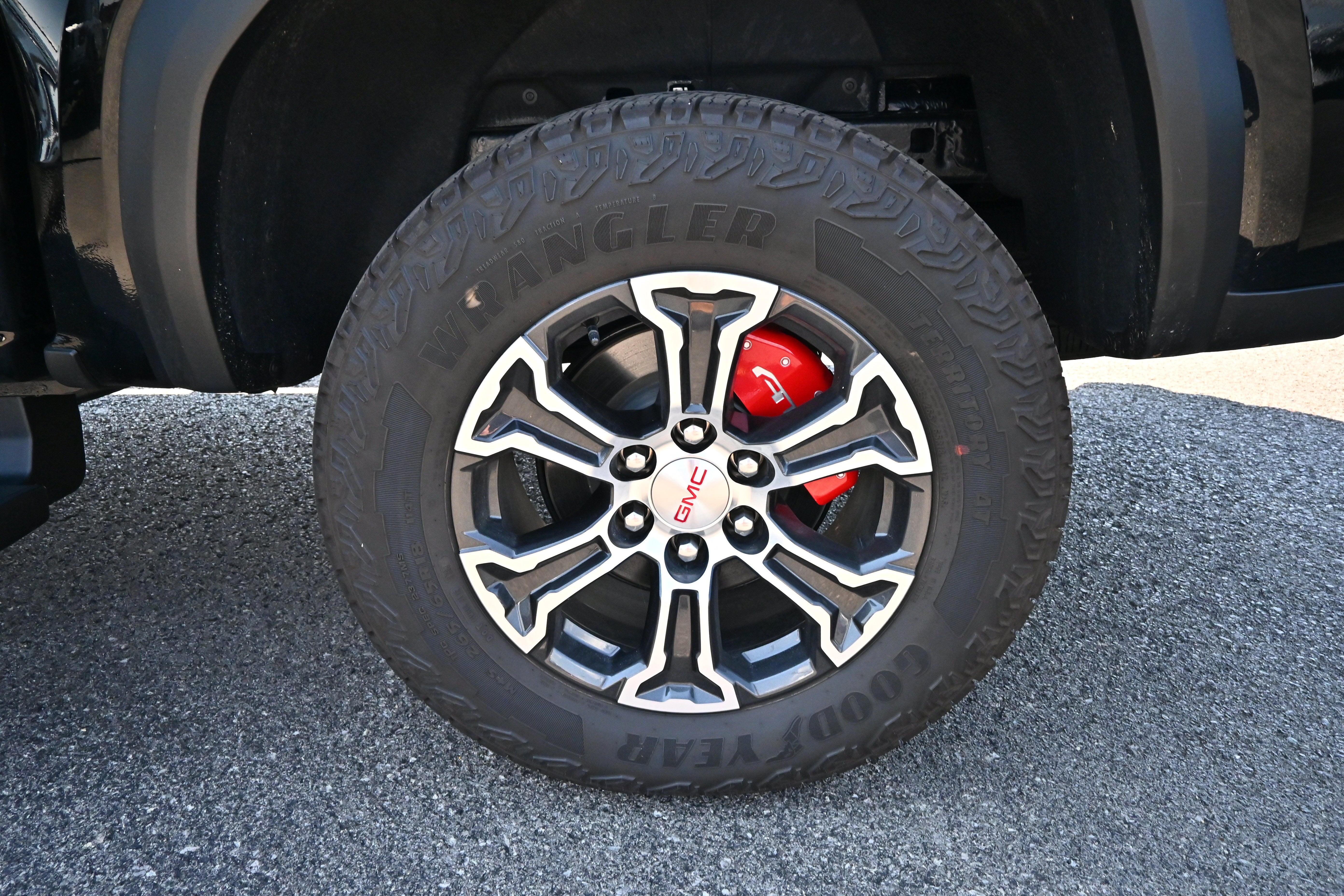 2024 GMC Canyon AT4