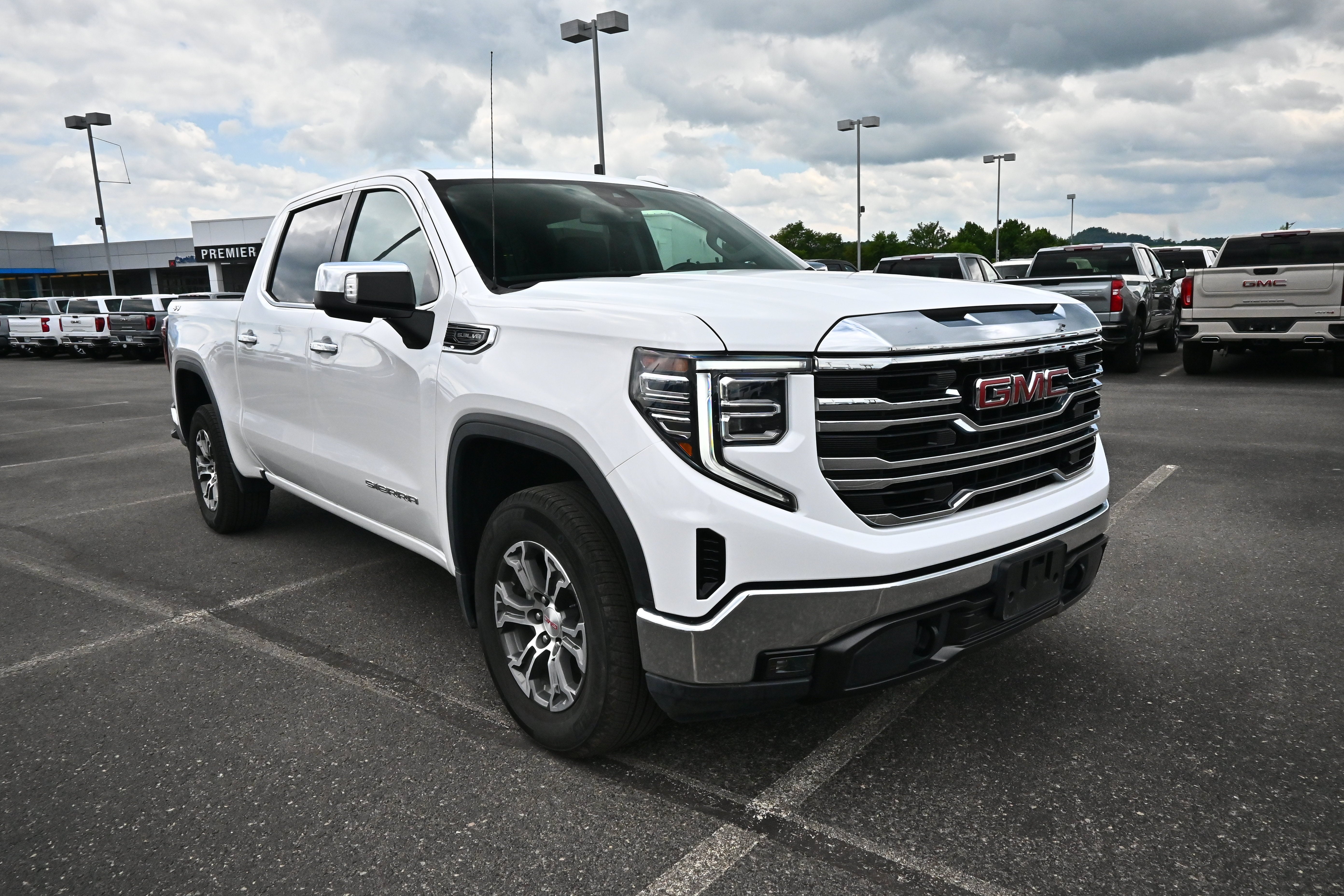 2026 GMC Sierra 1500 SLT