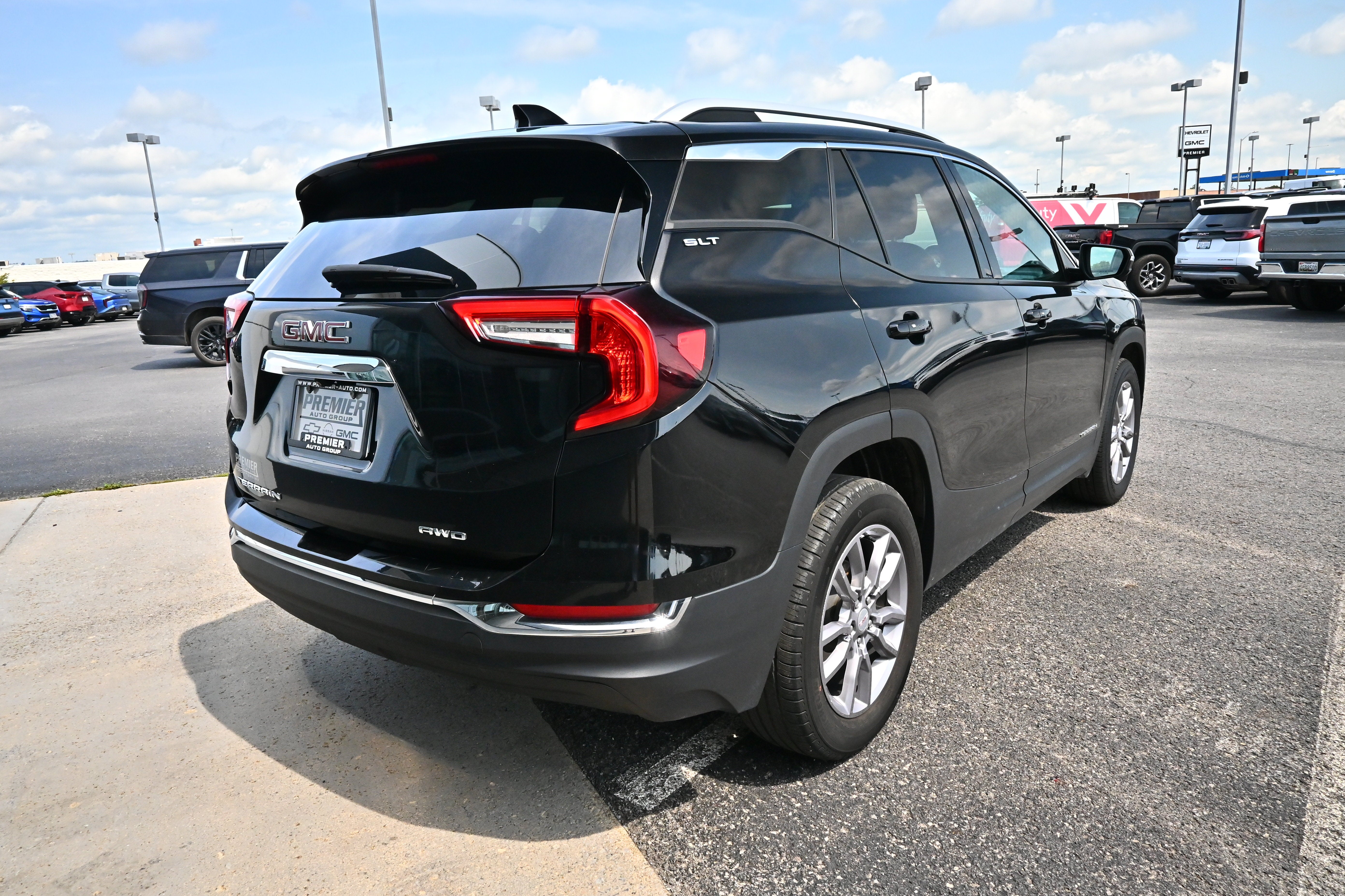 2024 GMC Terrain SLT
