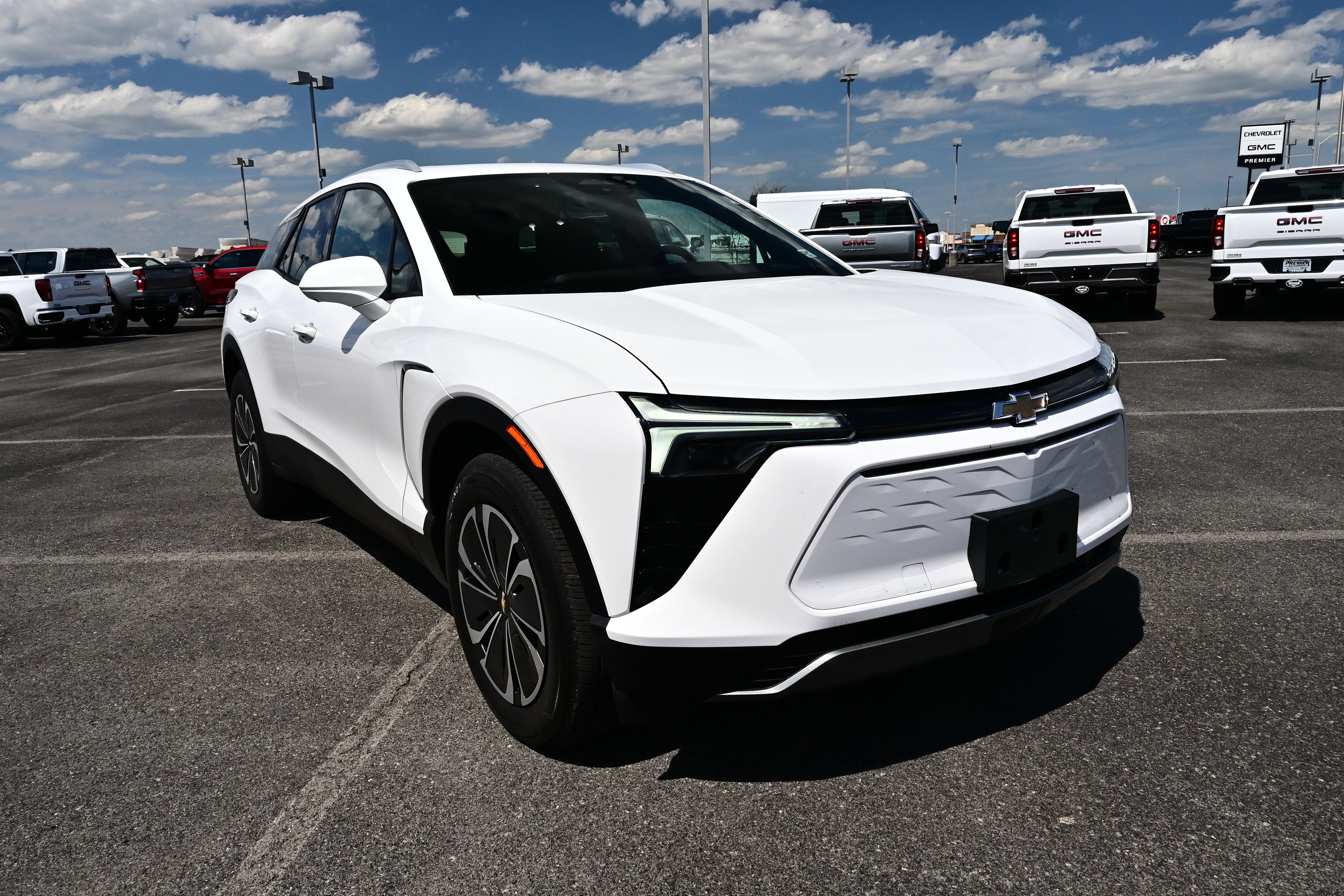 Used 2024 Chevrolet Blazer EV LT with VIN 3GNKDBRJXRS192173 for sale in Morgantown, WV