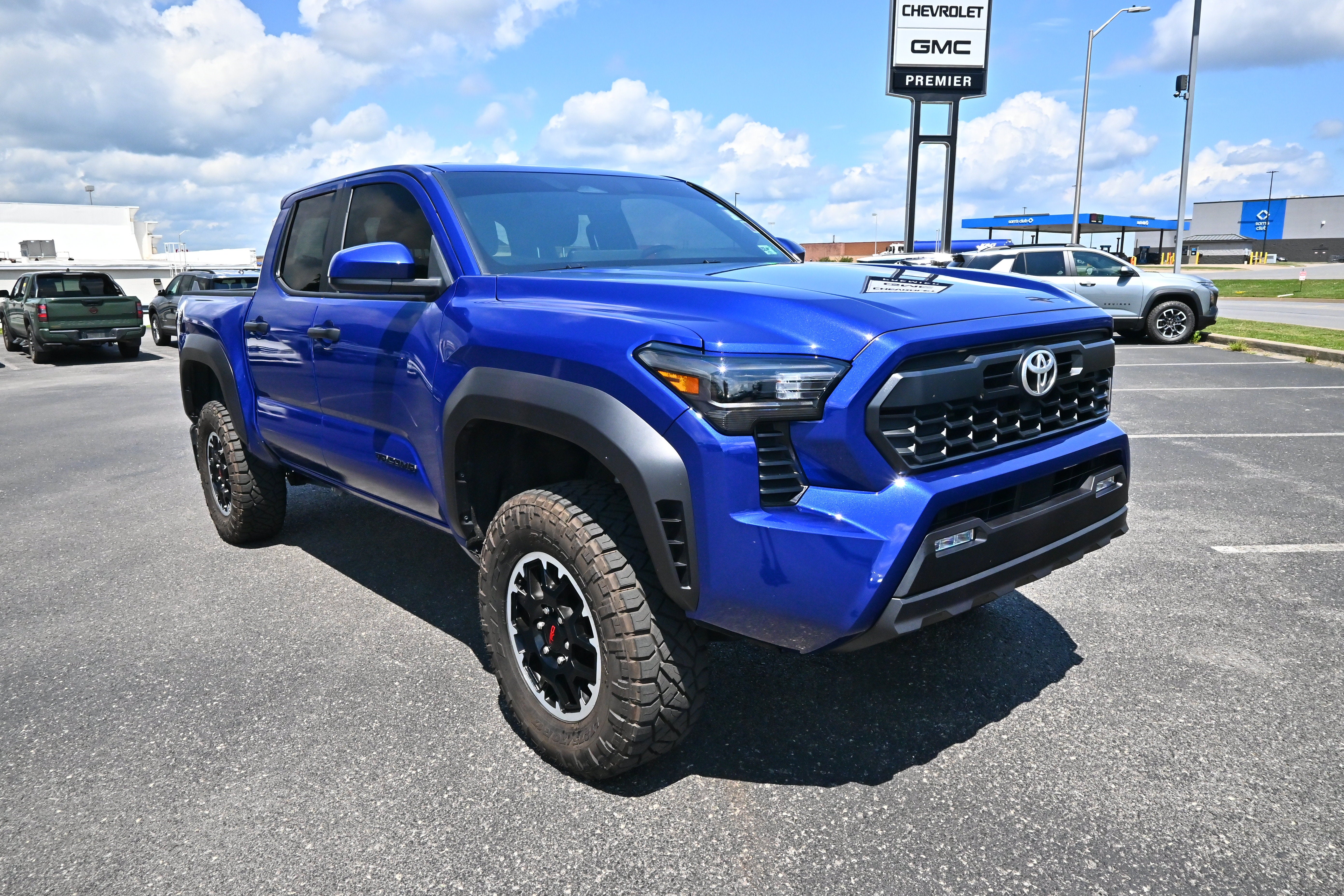 2025 Toyota Tacoma 4WD SR