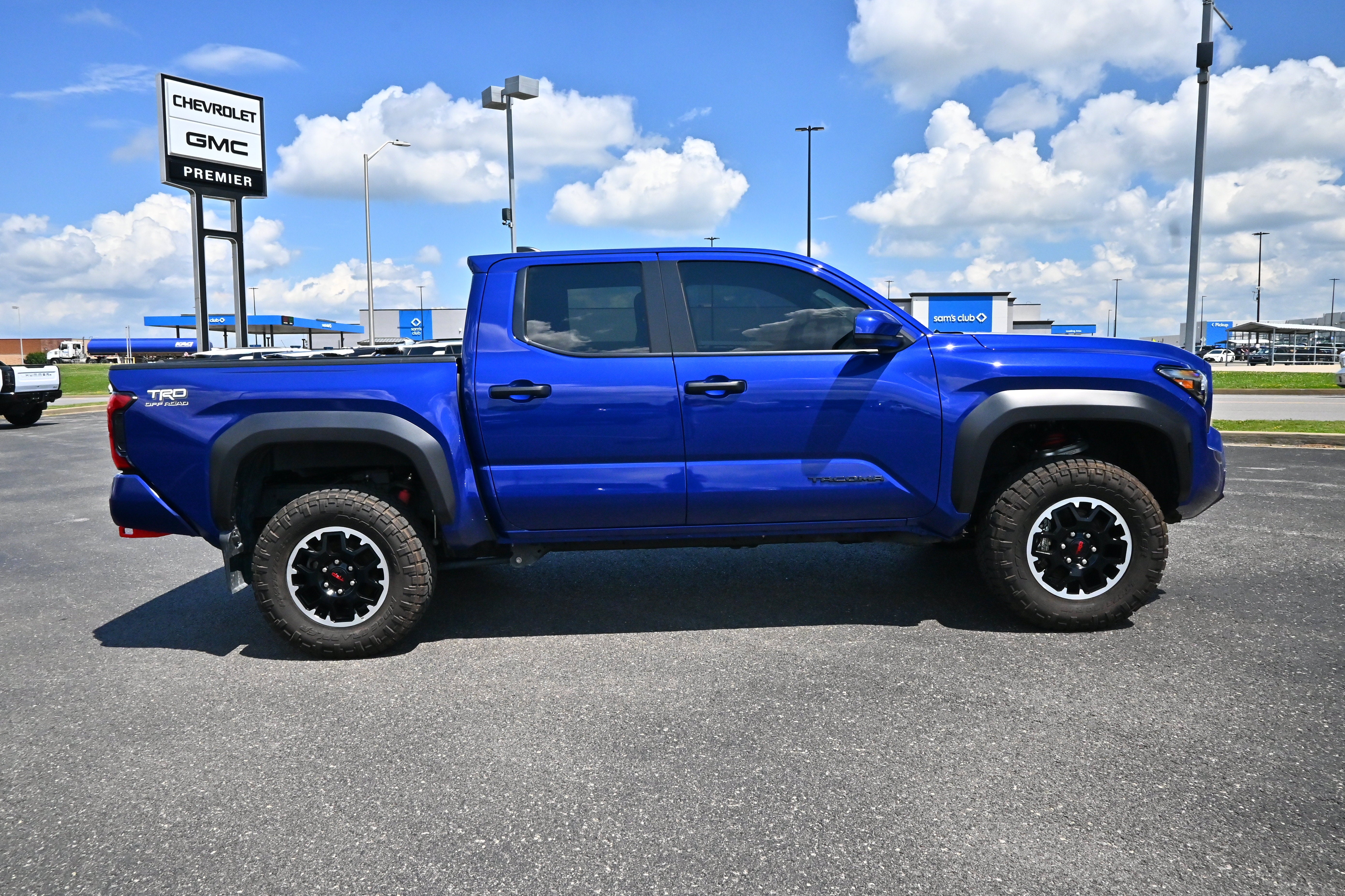 2025 Toyota Tacoma 4WD SR