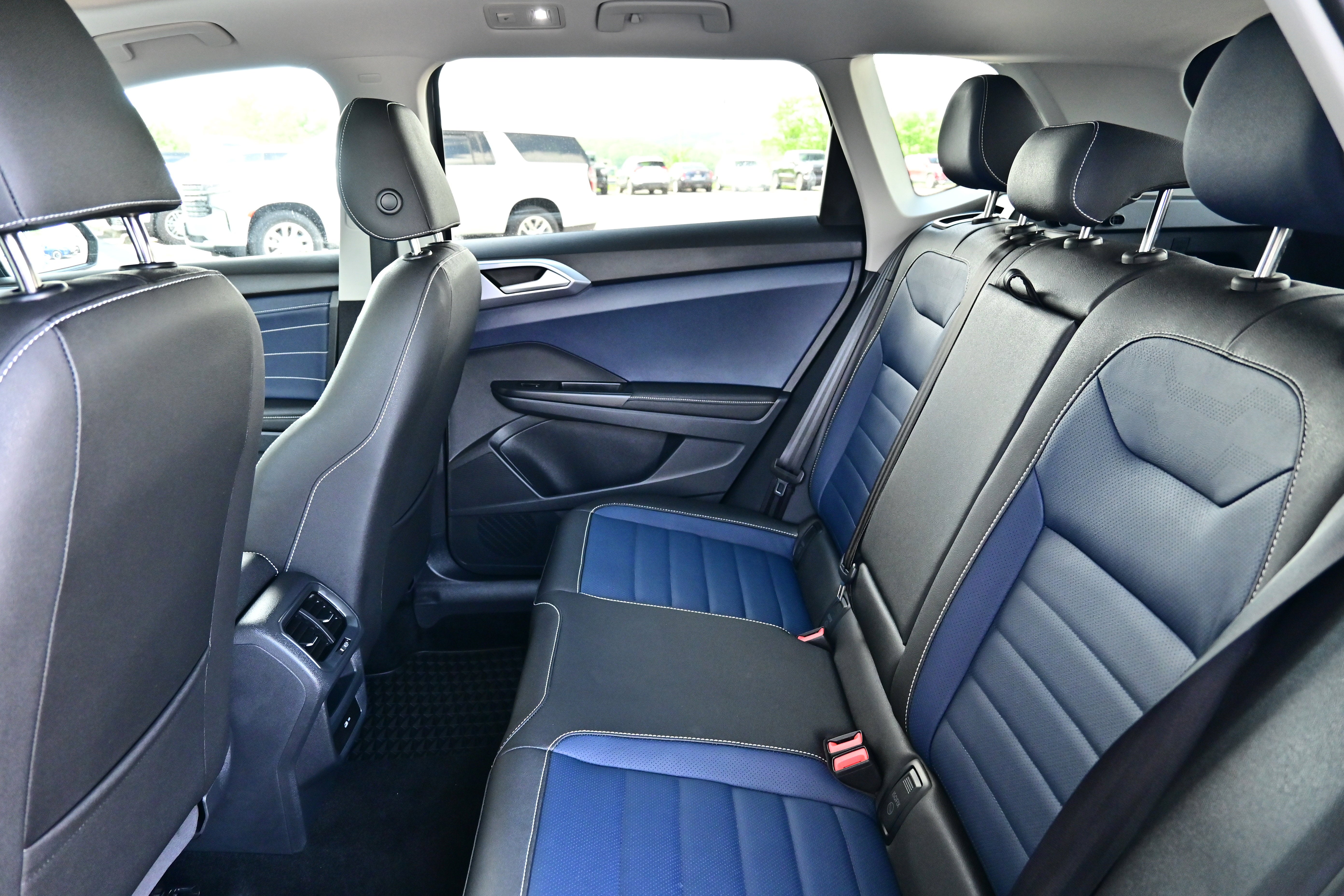 2025 Volkswagen Taos SEL