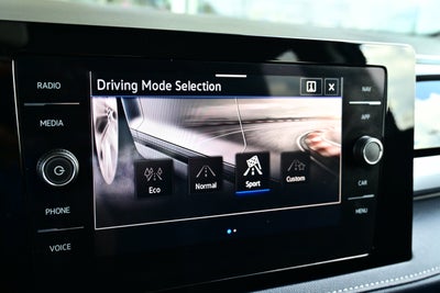 2025 Volkswagen Taos SEL