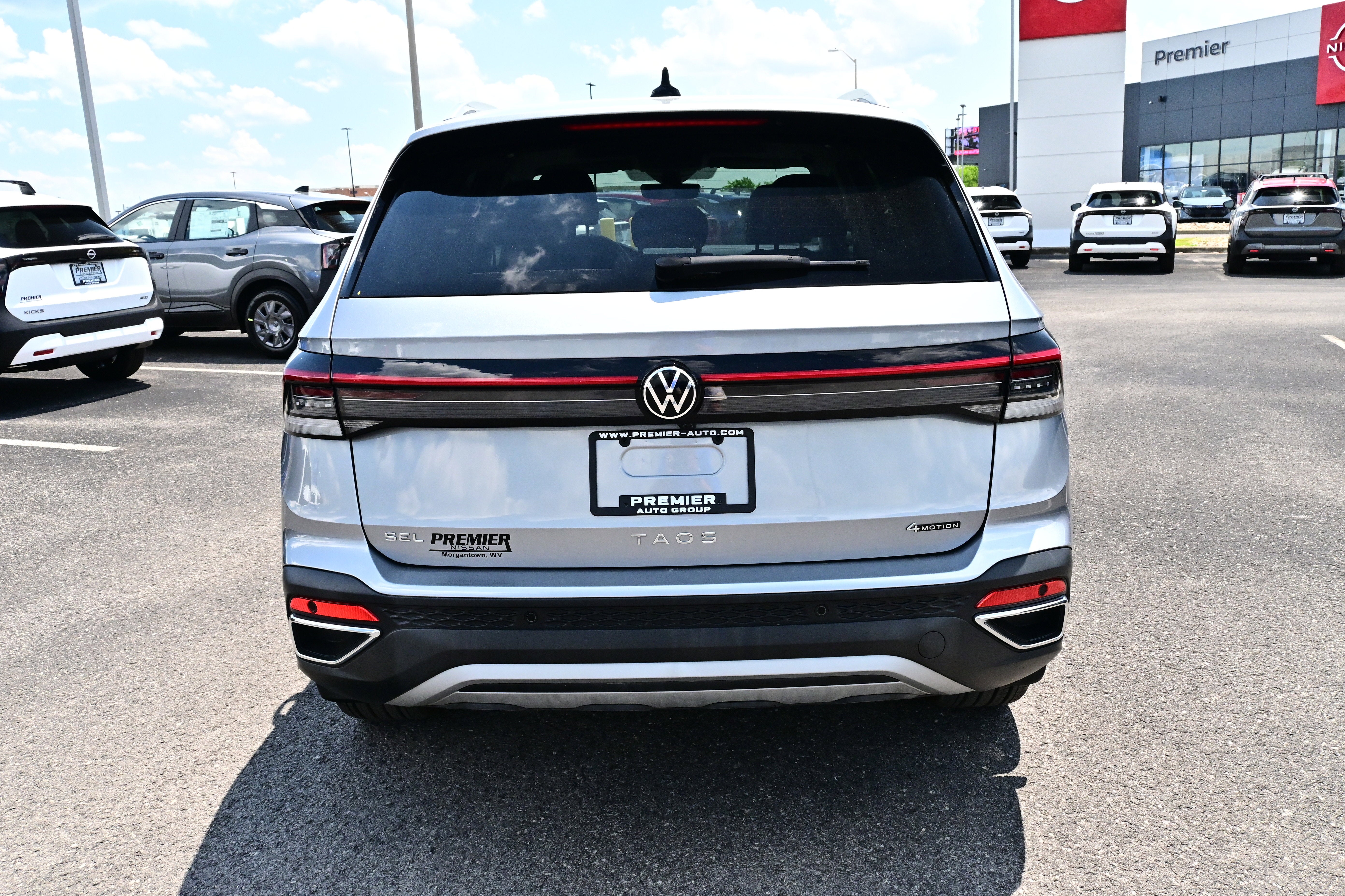 2025 Volkswagen Taos SEL