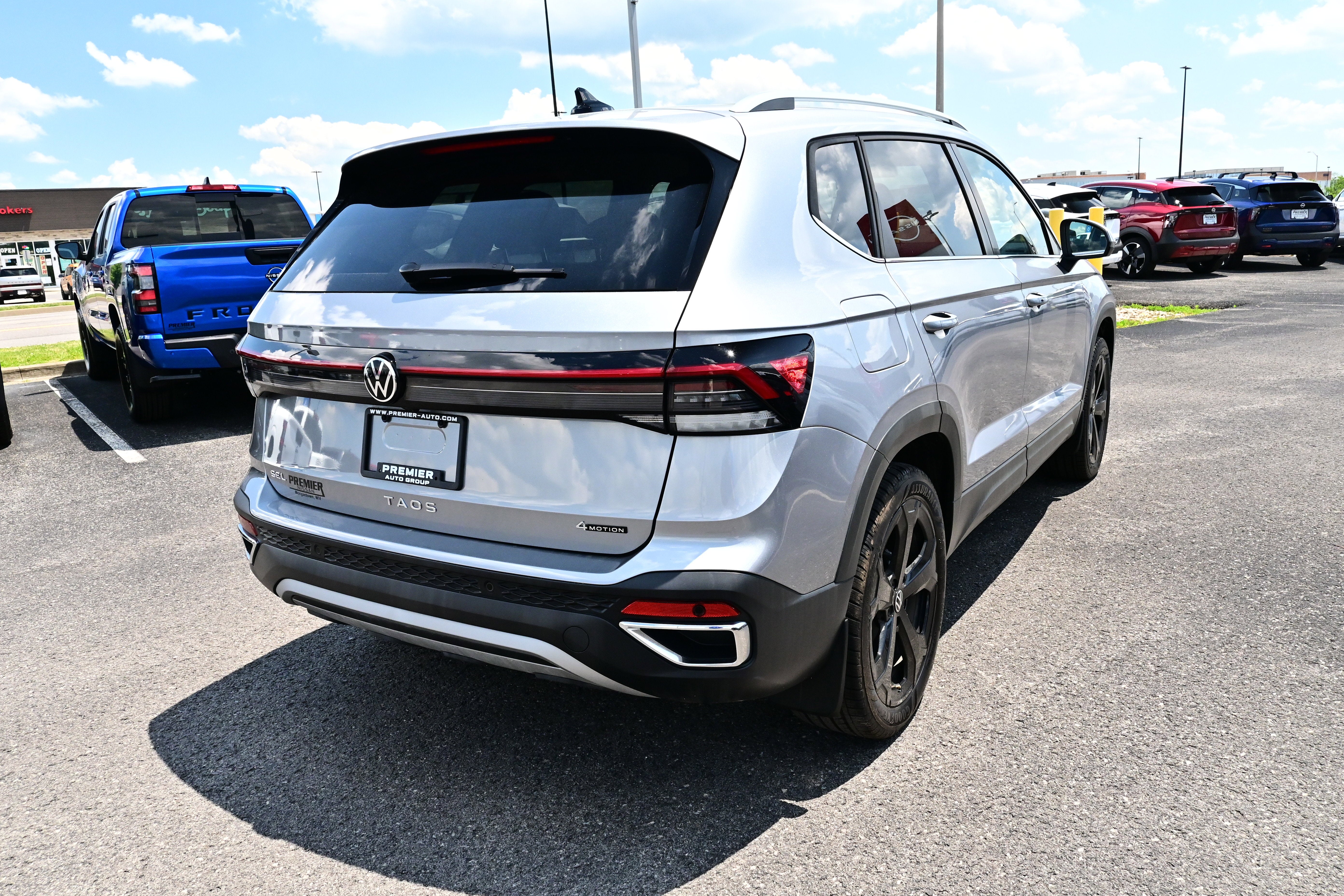 2025 Volkswagen Taos SEL