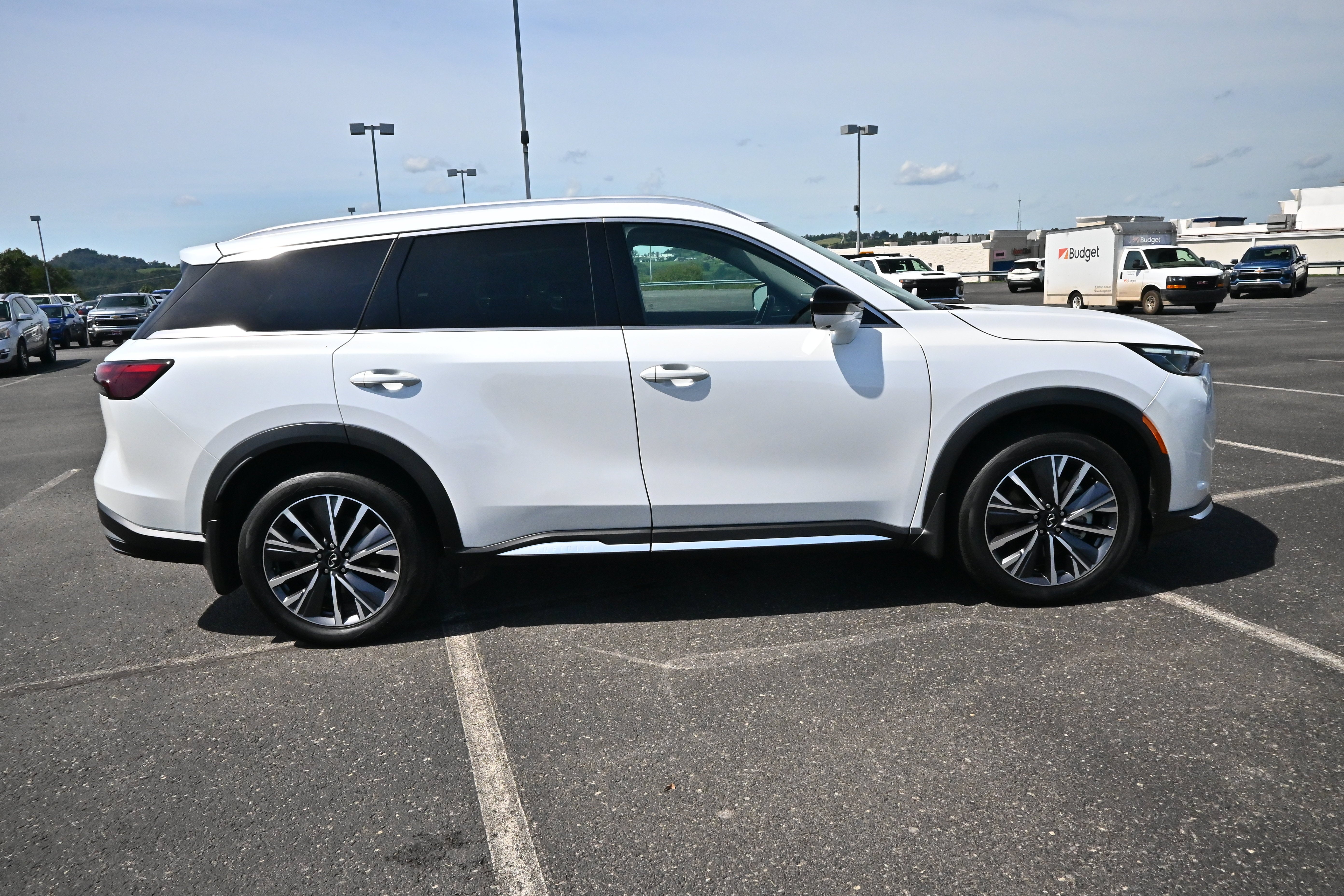 2026 INFINITI QX60 LUXE