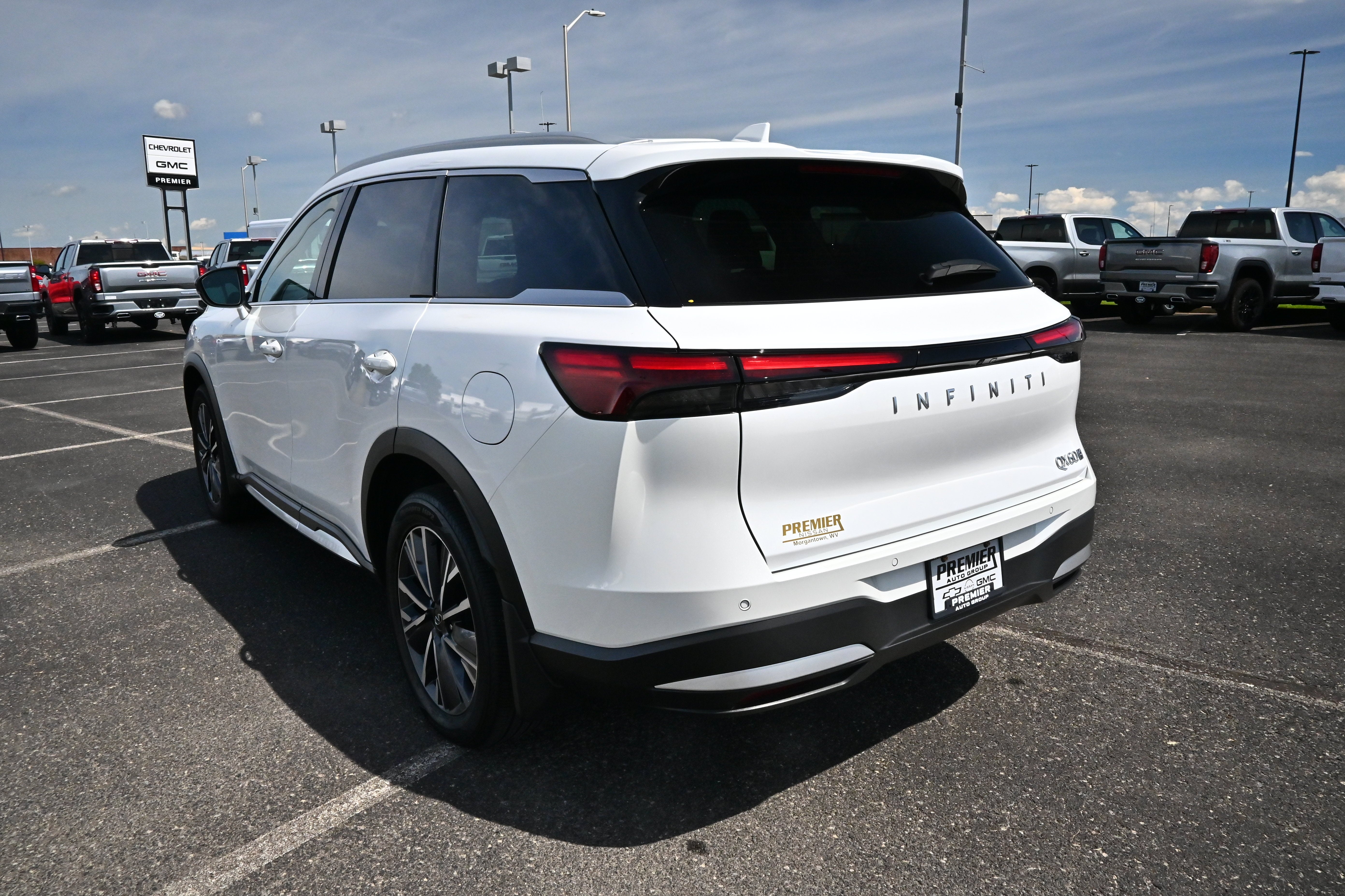 2026 INFINITI QX60 LUXE