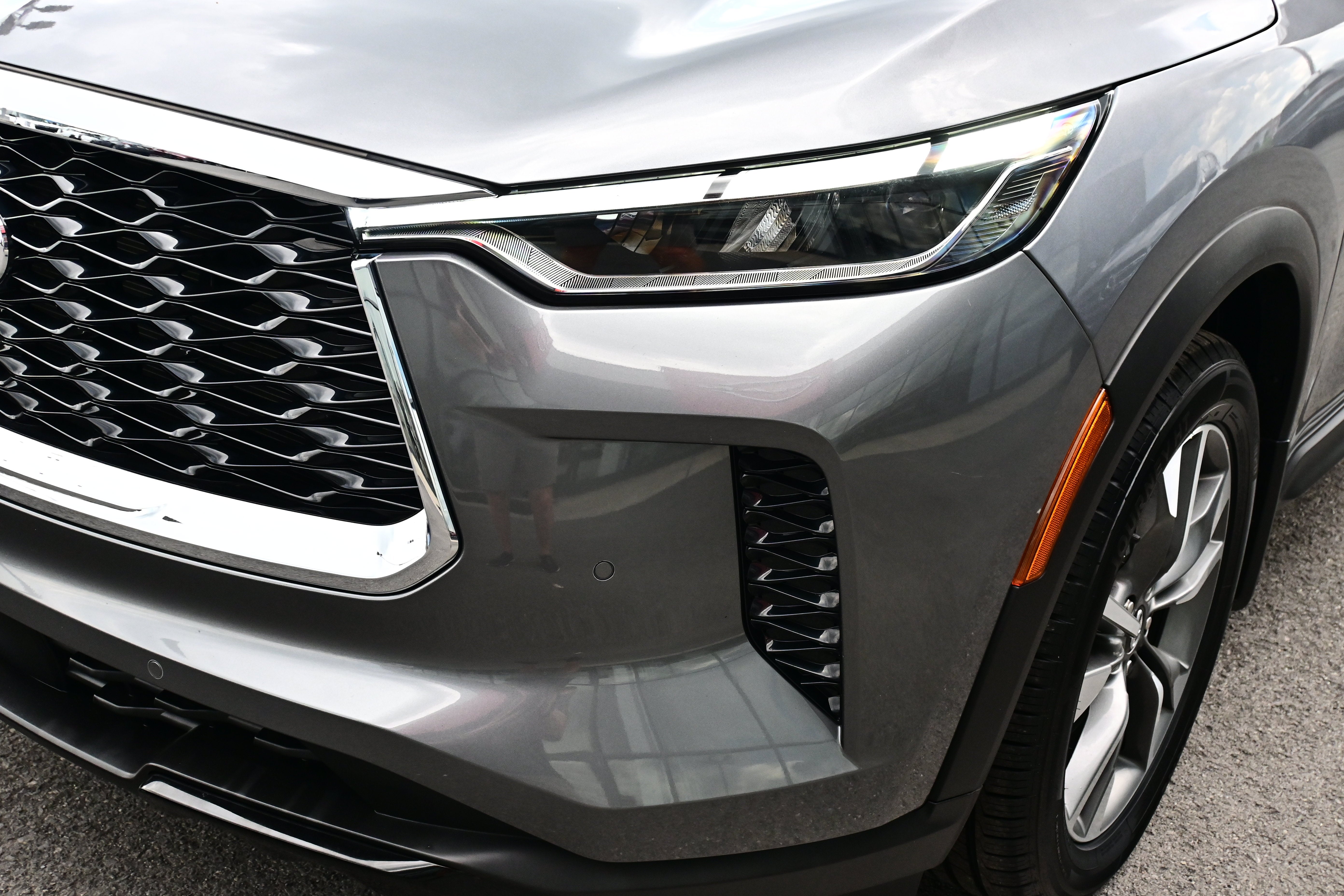 2023 INFINITI QX60 LUXE