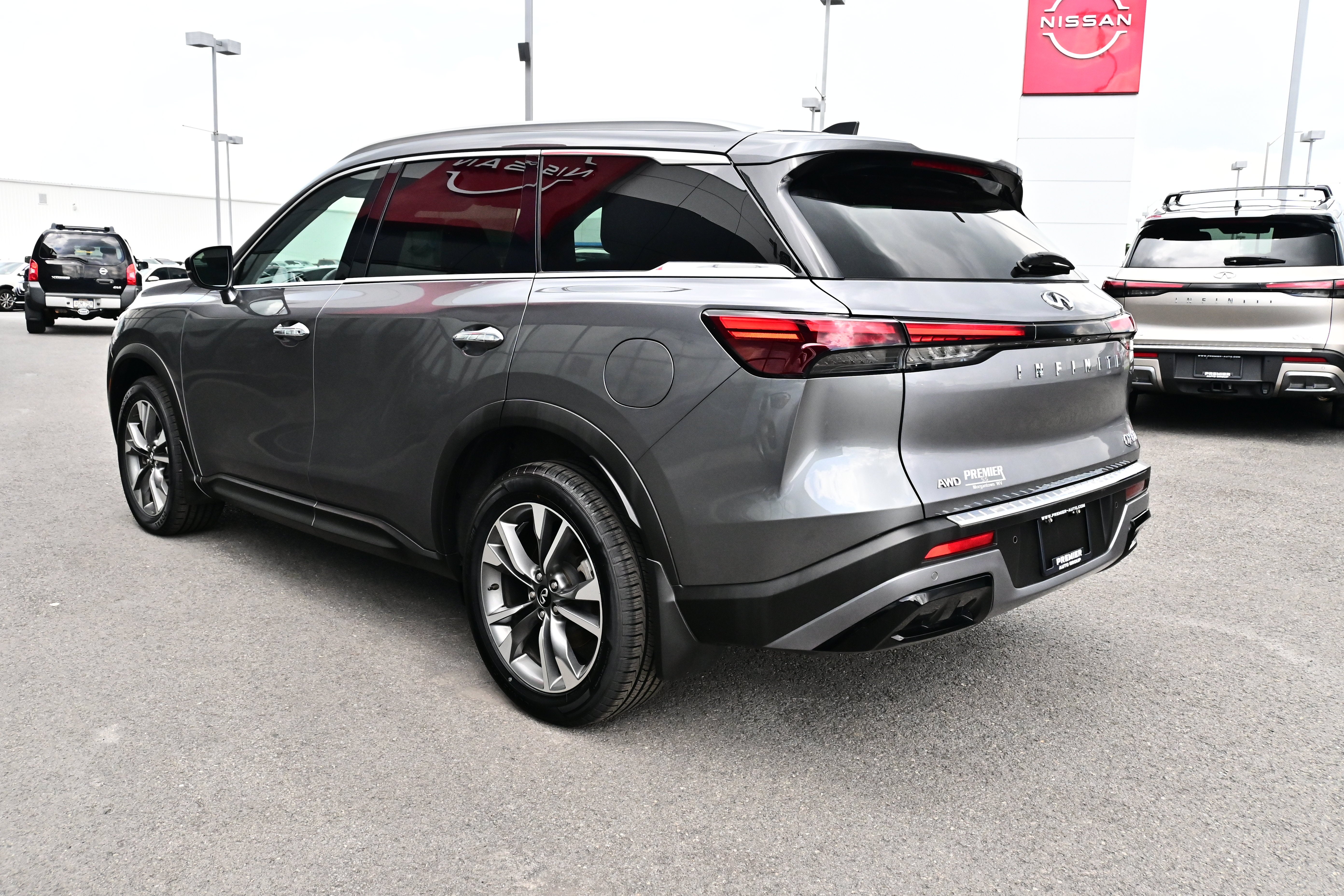 2023 INFINITI QX60 LUXE