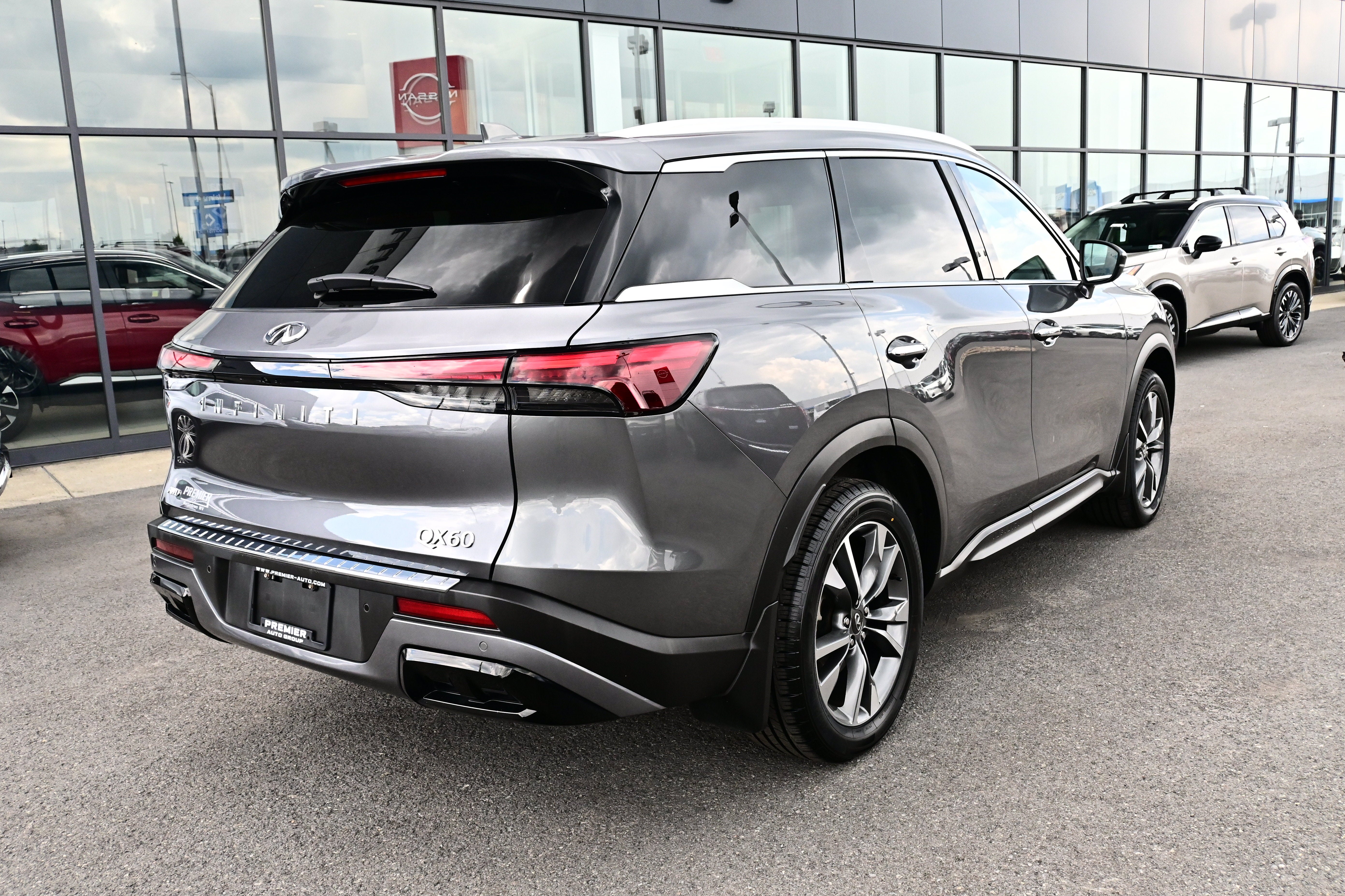 2023 INFINITI QX60 LUXE