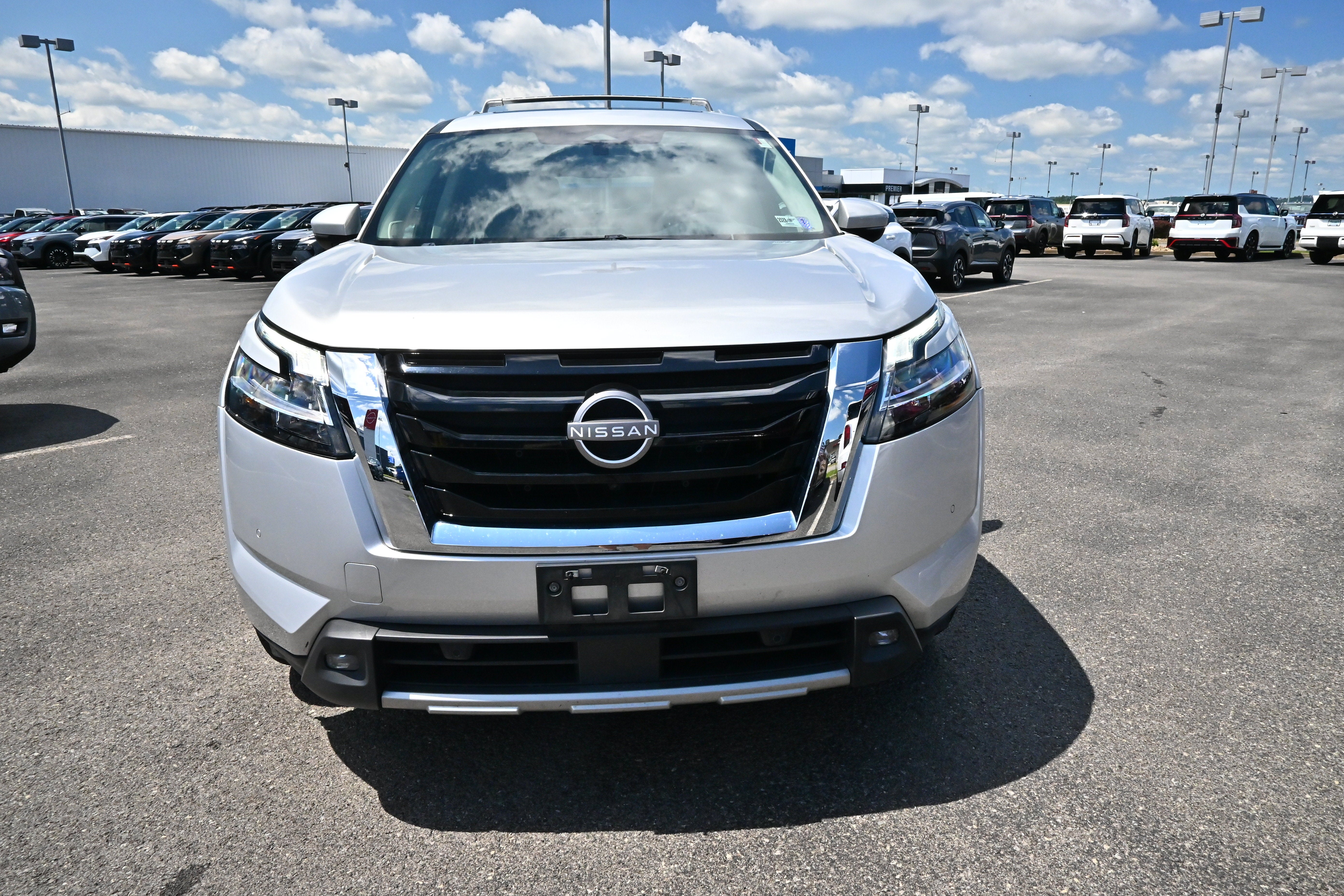 2022 Nissan Pathfinder Platinum