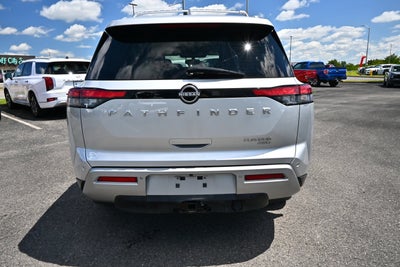 2022 Nissan Pathfinder Platinum