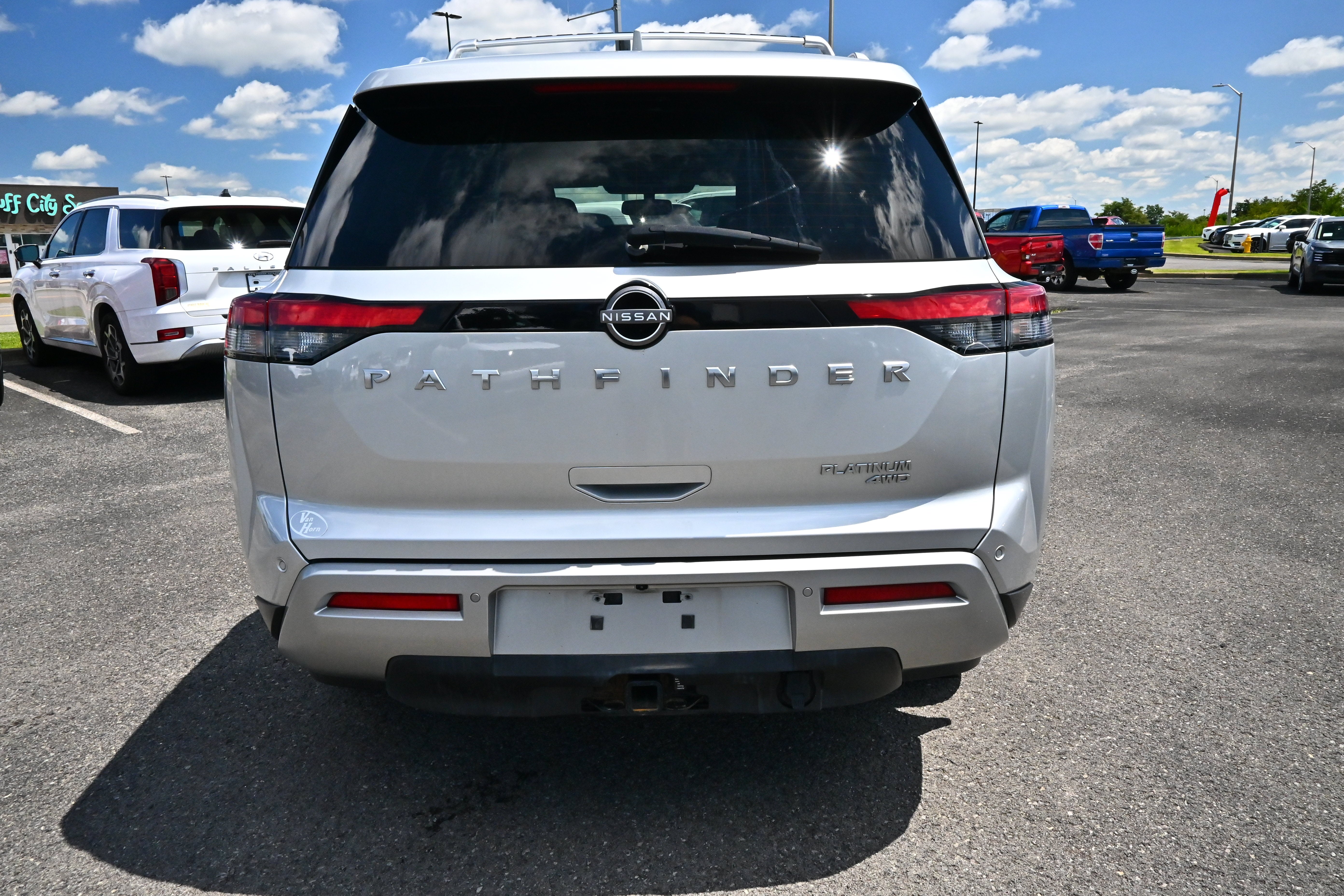 2022 Nissan Pathfinder Platinum