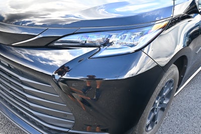 2025 Toyota Sienna XSE