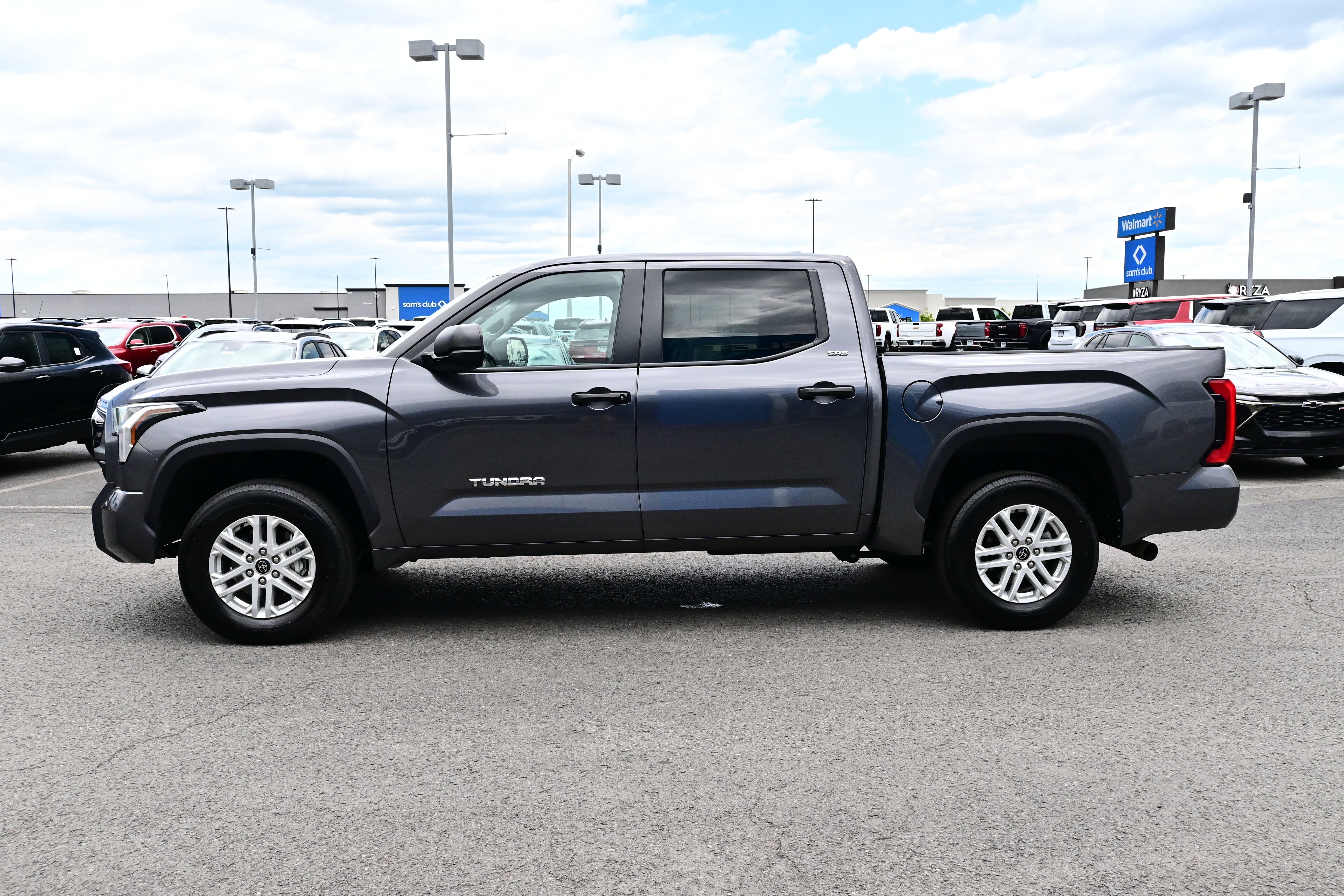 2024 Toyota Tundra 4WD SR5