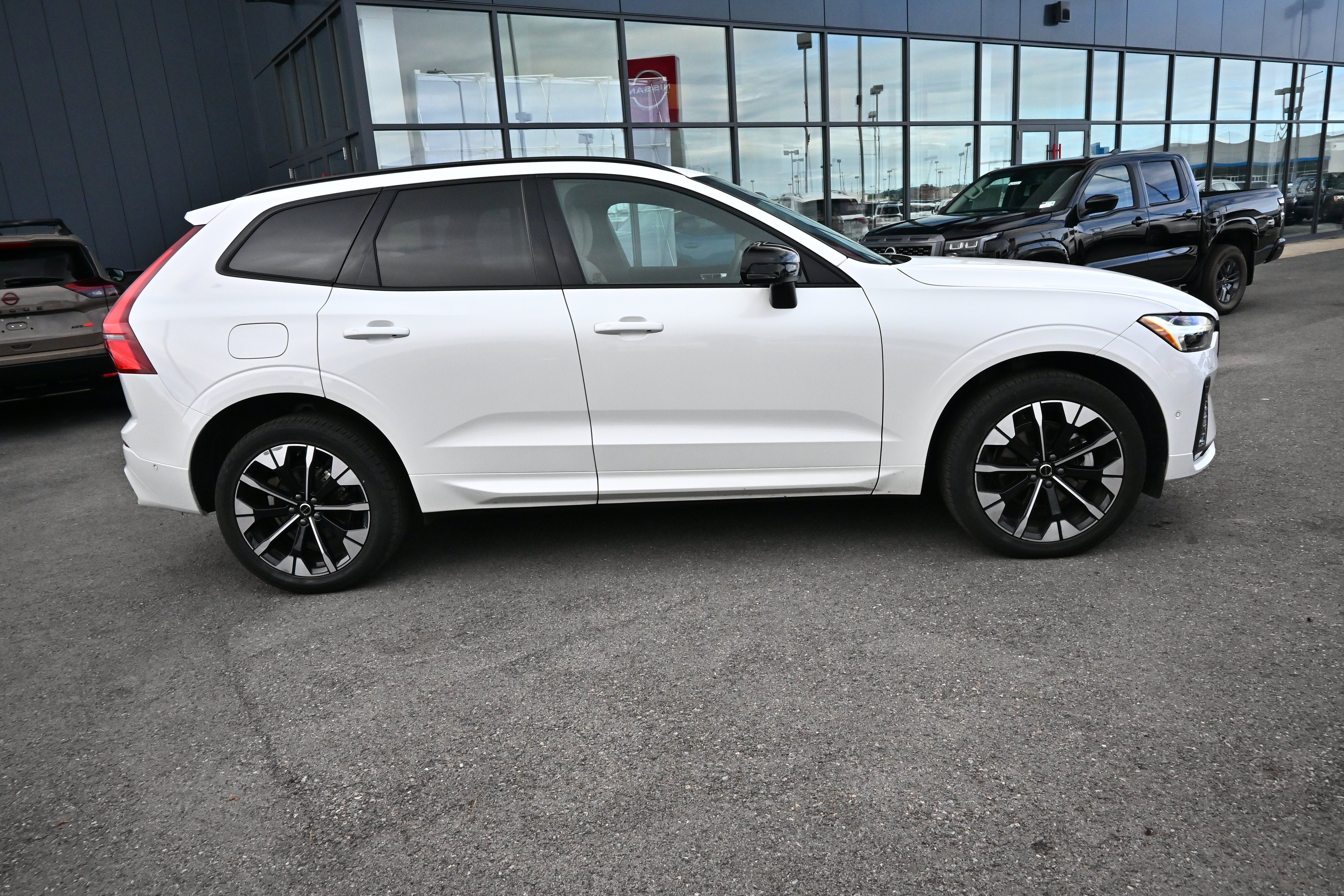 2026 Volvo XC60 Plus