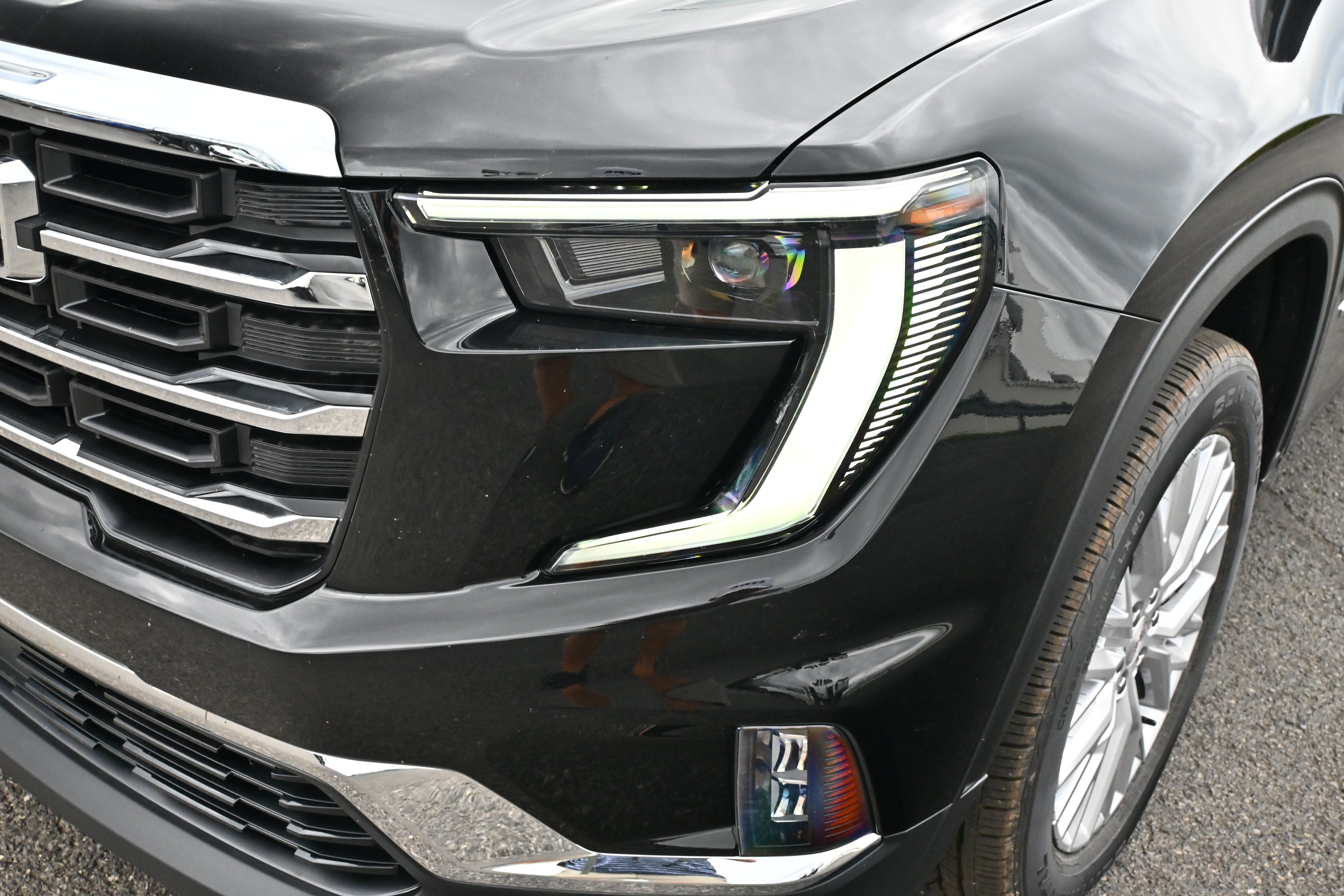 2027 GMC Acadia Elevation
