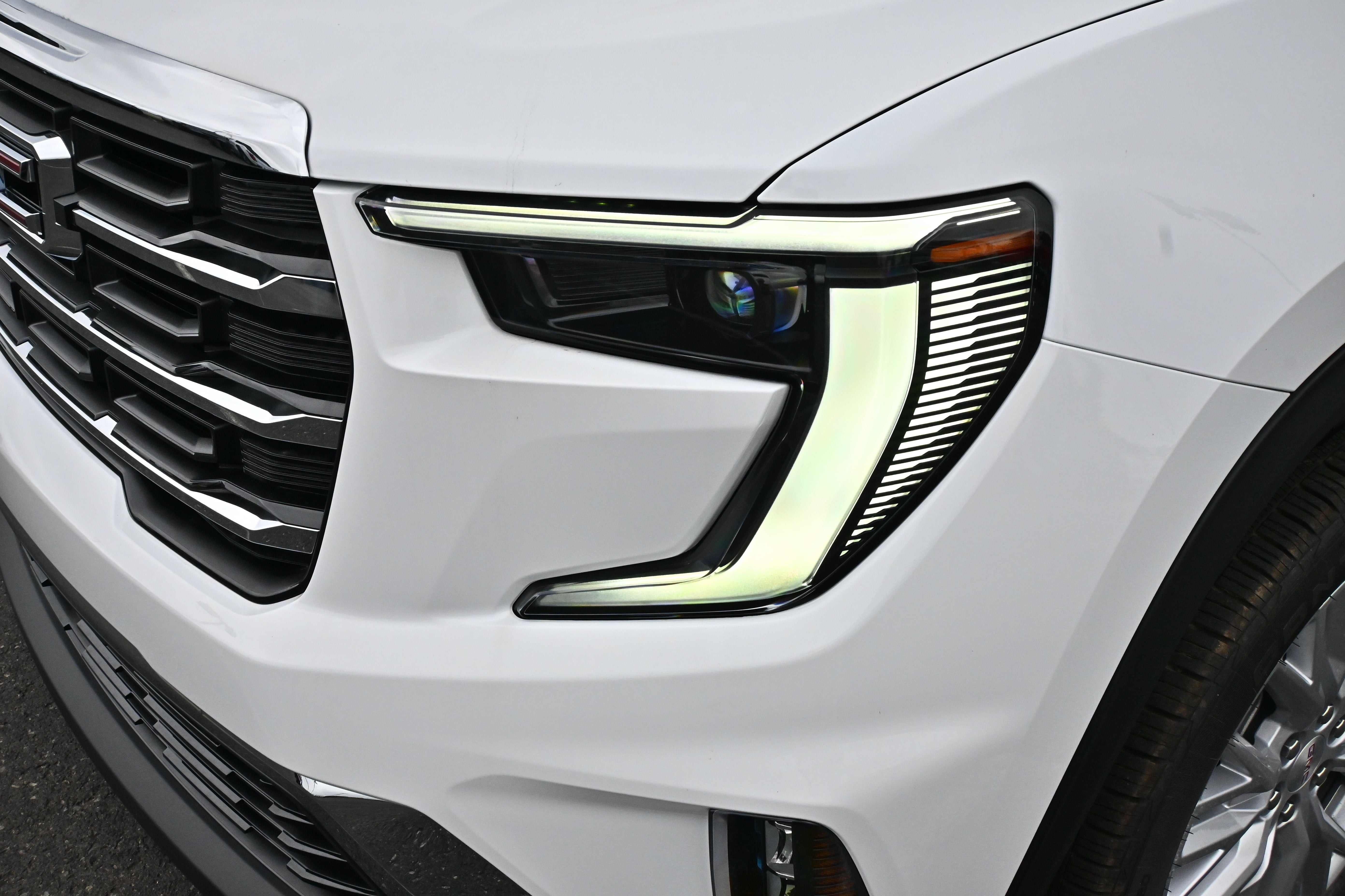 2027 GMC Acadia Elevation