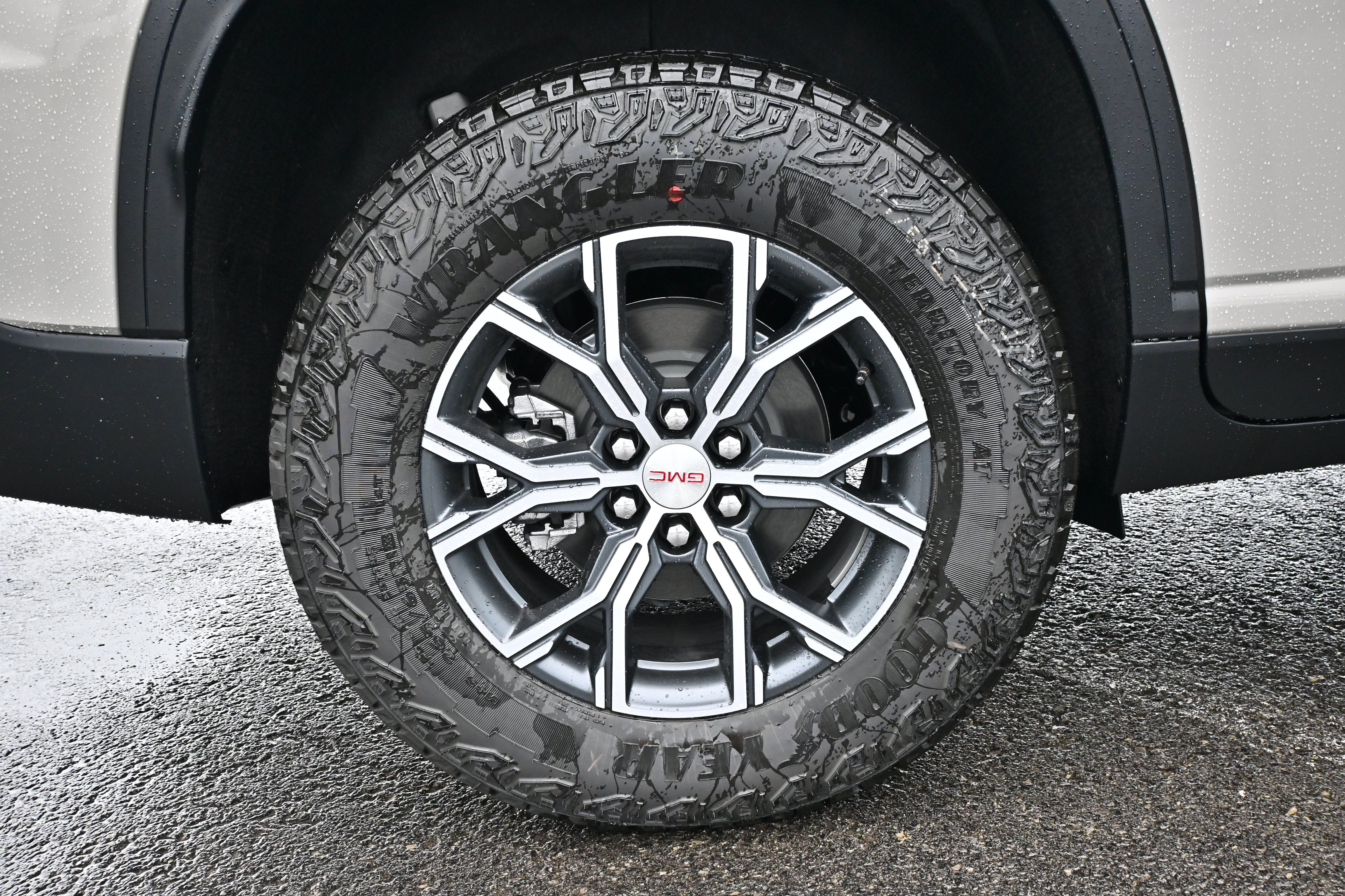 2027 GMC Acadia AT4